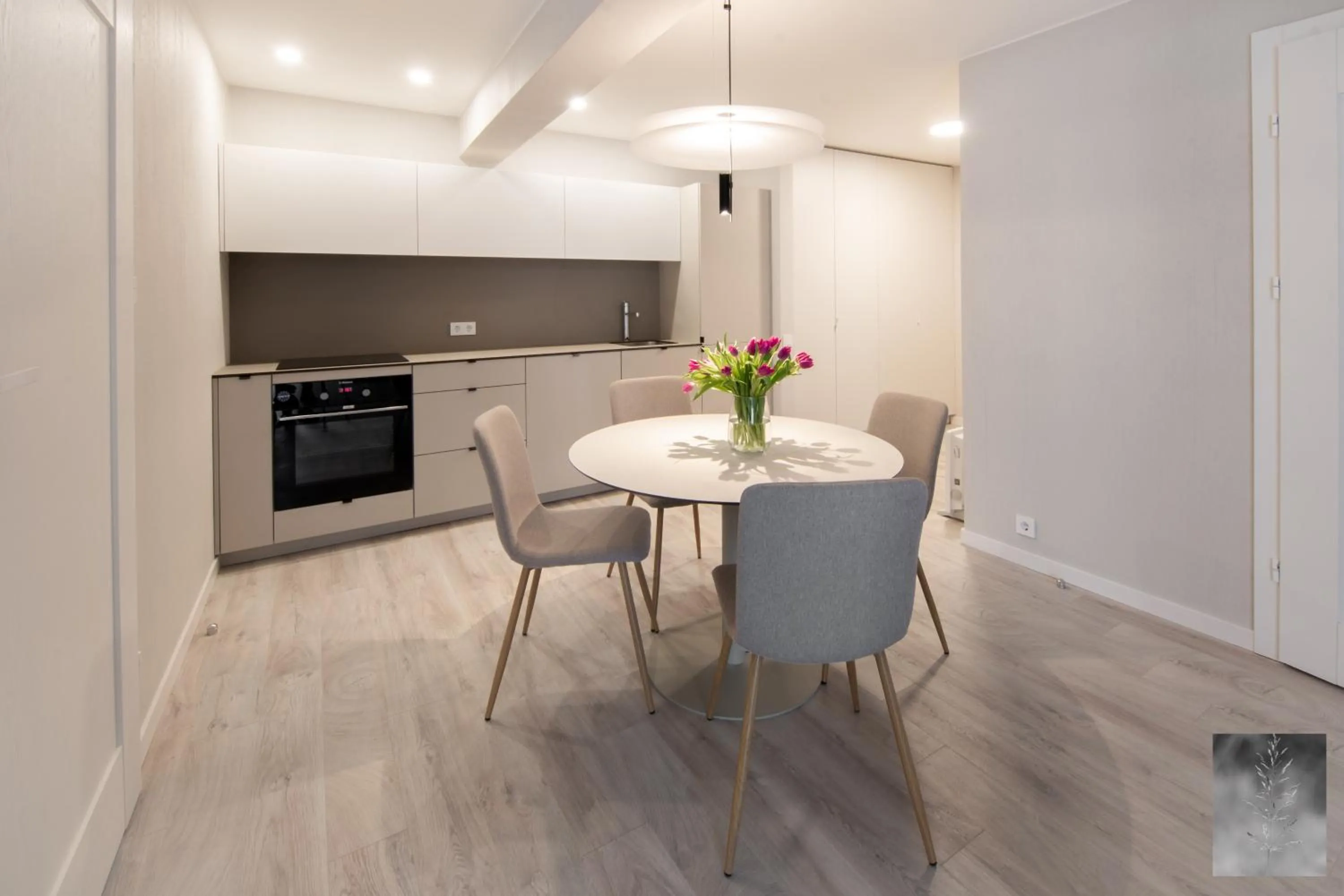 Dining area in COME2rest - Smilga