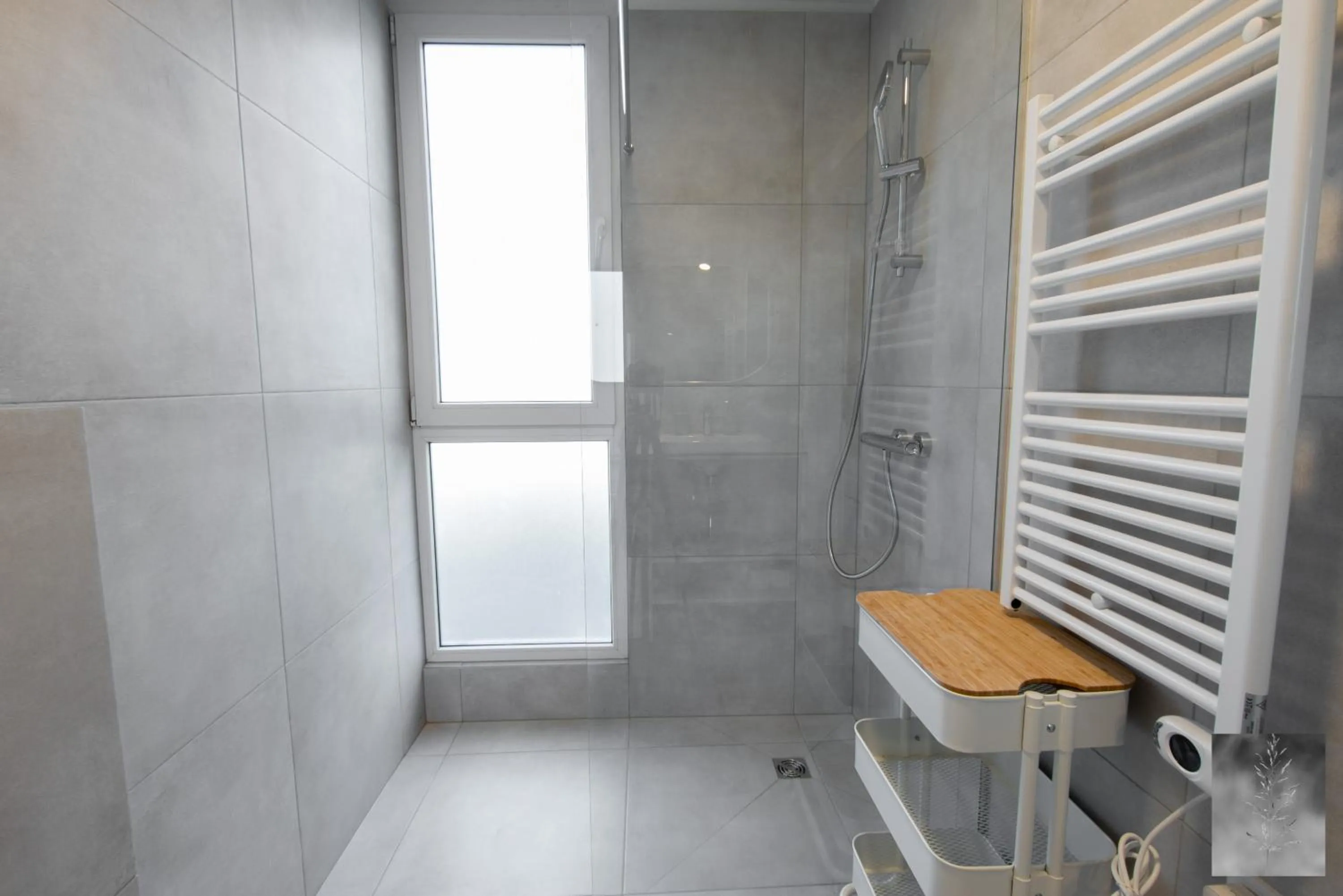 Shower in COME2rest - Smilga