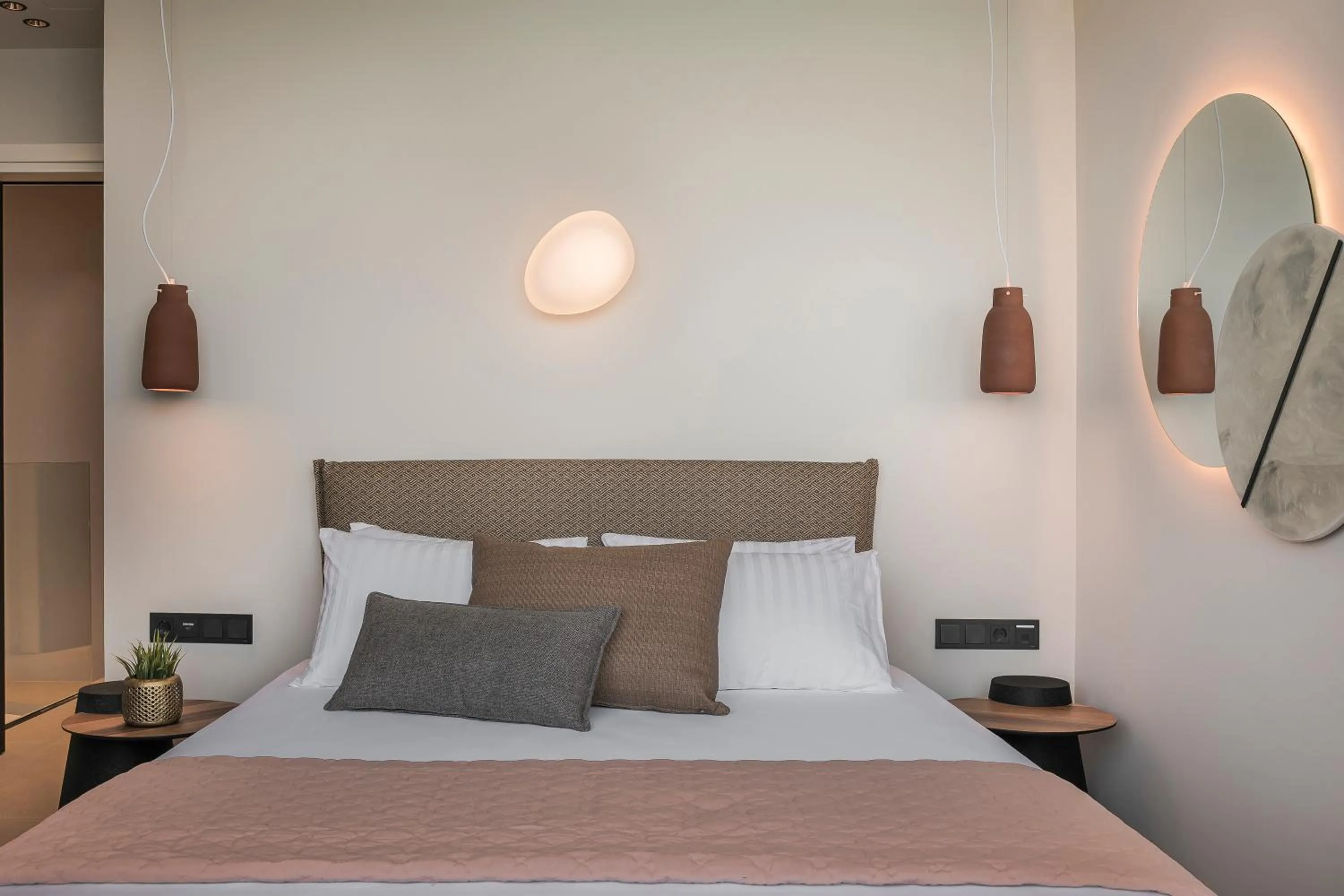 Bed in SEA ZANTE Luxury Beachfront Retreat