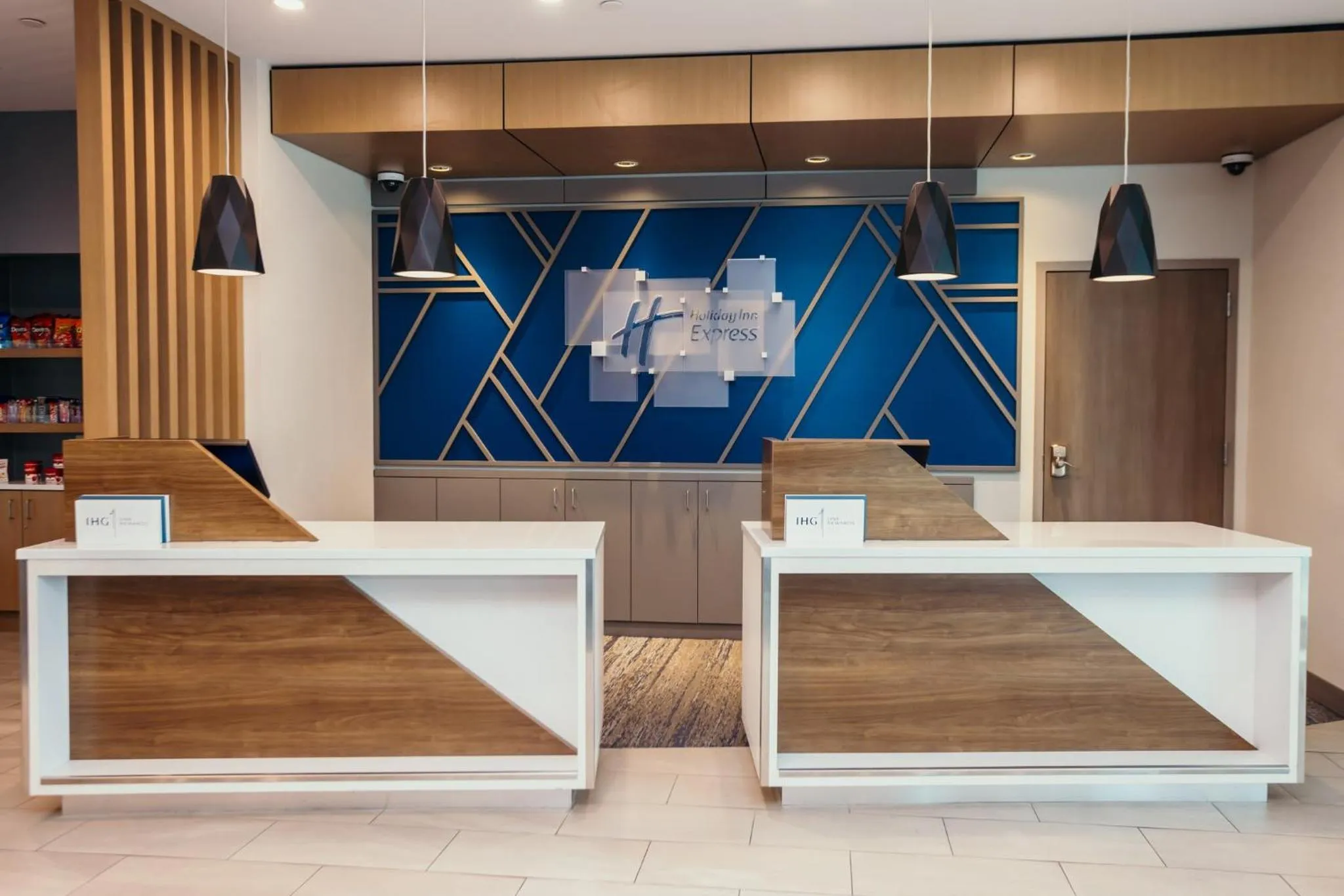 Property building in Holiday Inn Express - Des Moines - Ankeny by IHG