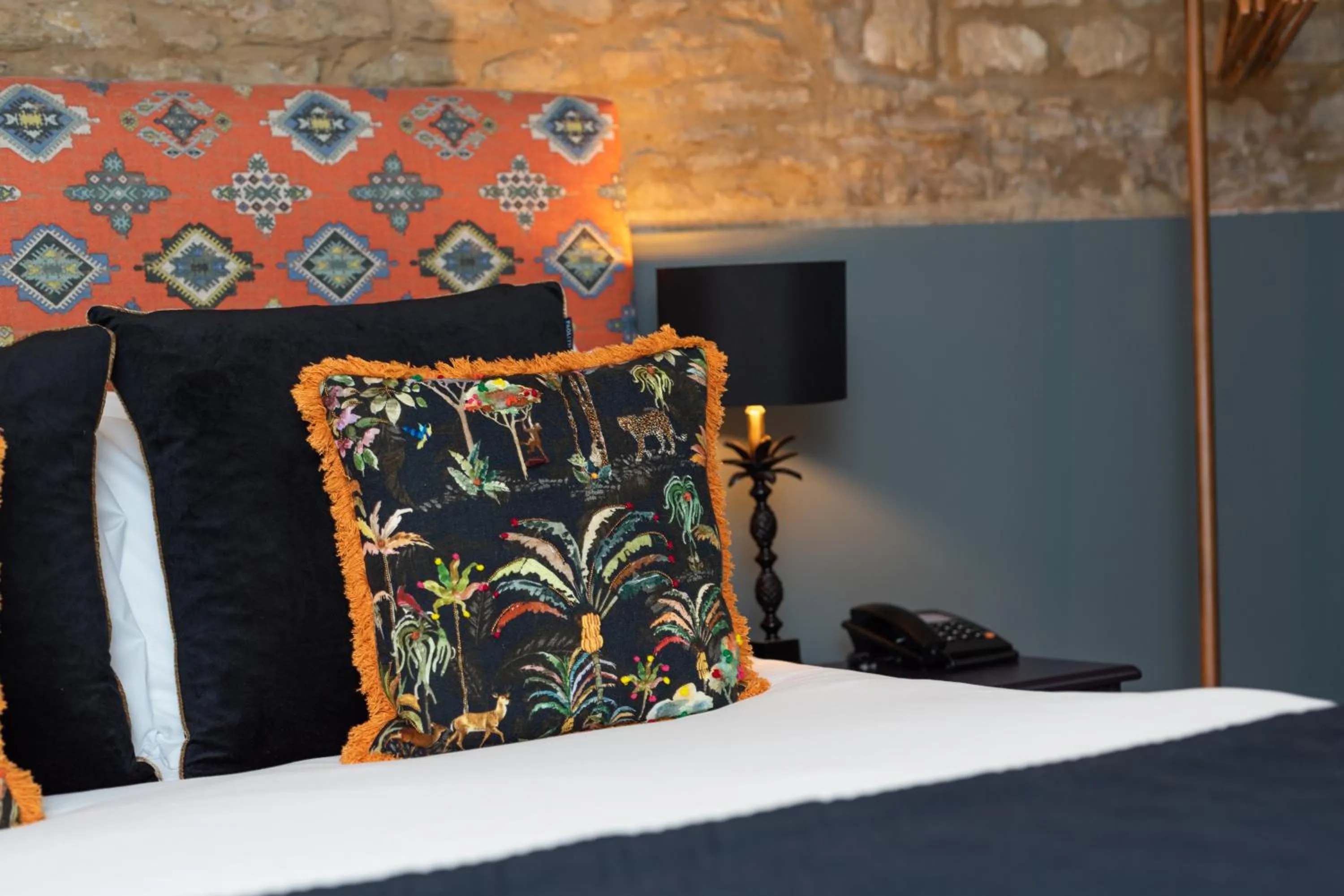 Bed in Jersey Arms Hotel Bicester