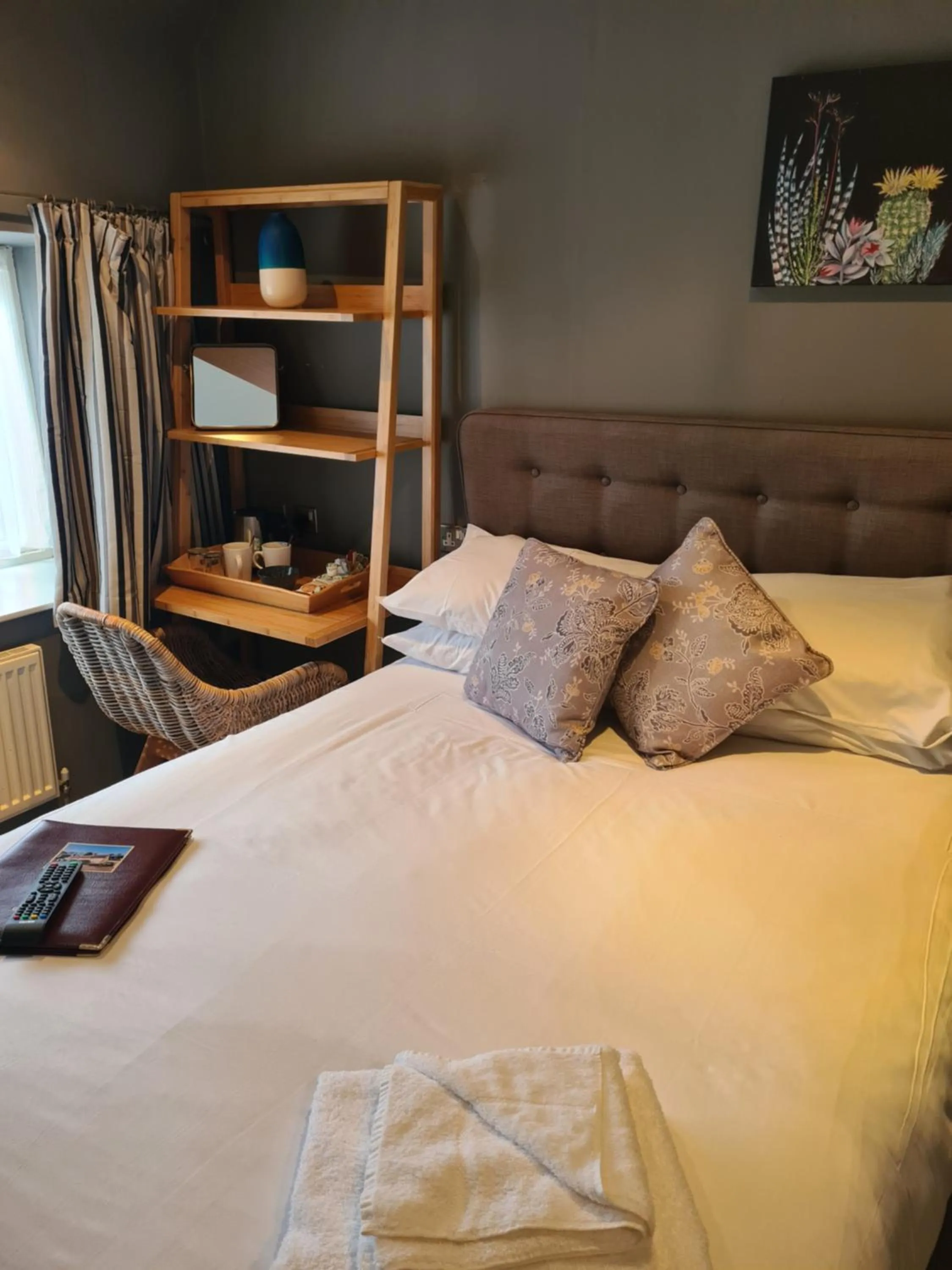 Bedroom, Bed in Jersey Arms Hotel Bicester