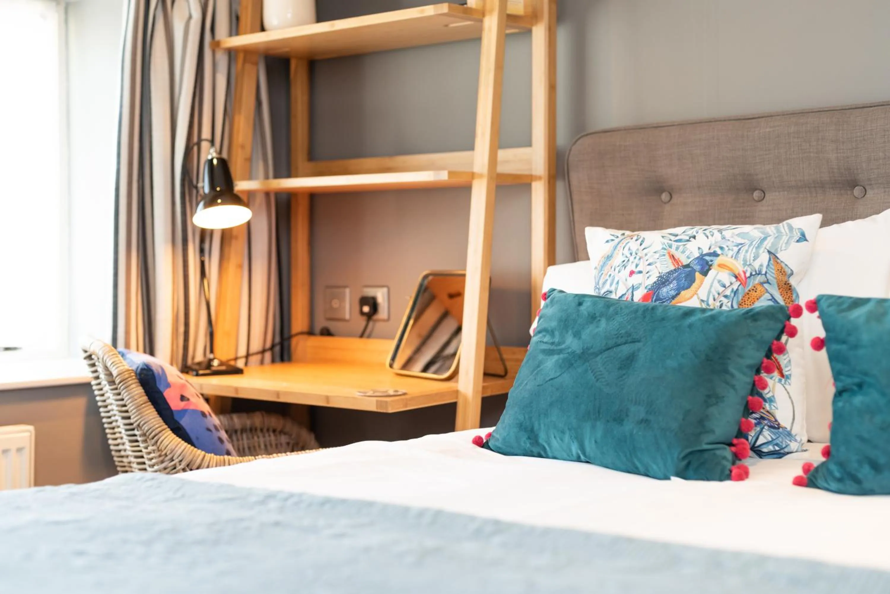 hair dresser, Bed in Jersey Arms Hotel Bicester