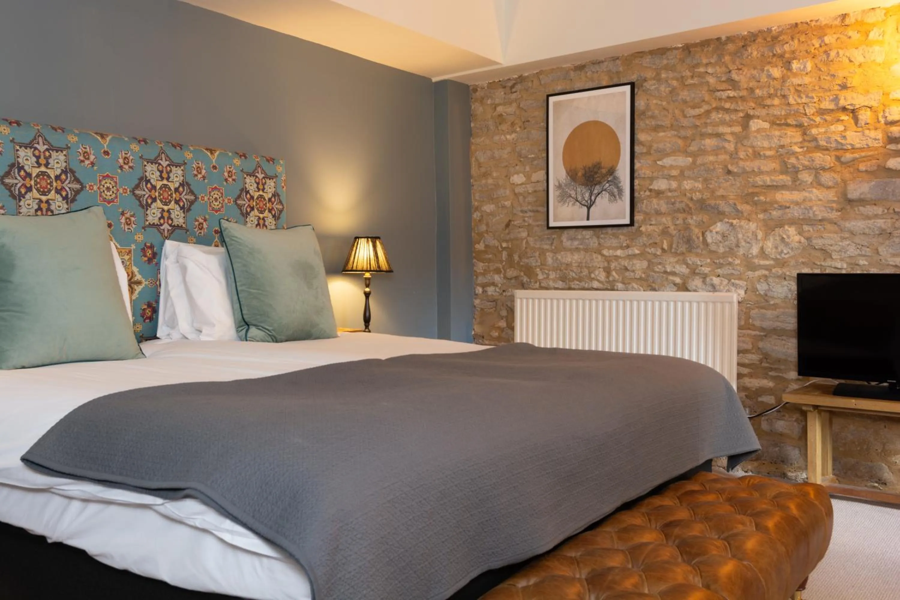 Bed in Jersey Arms Hotel Bicester