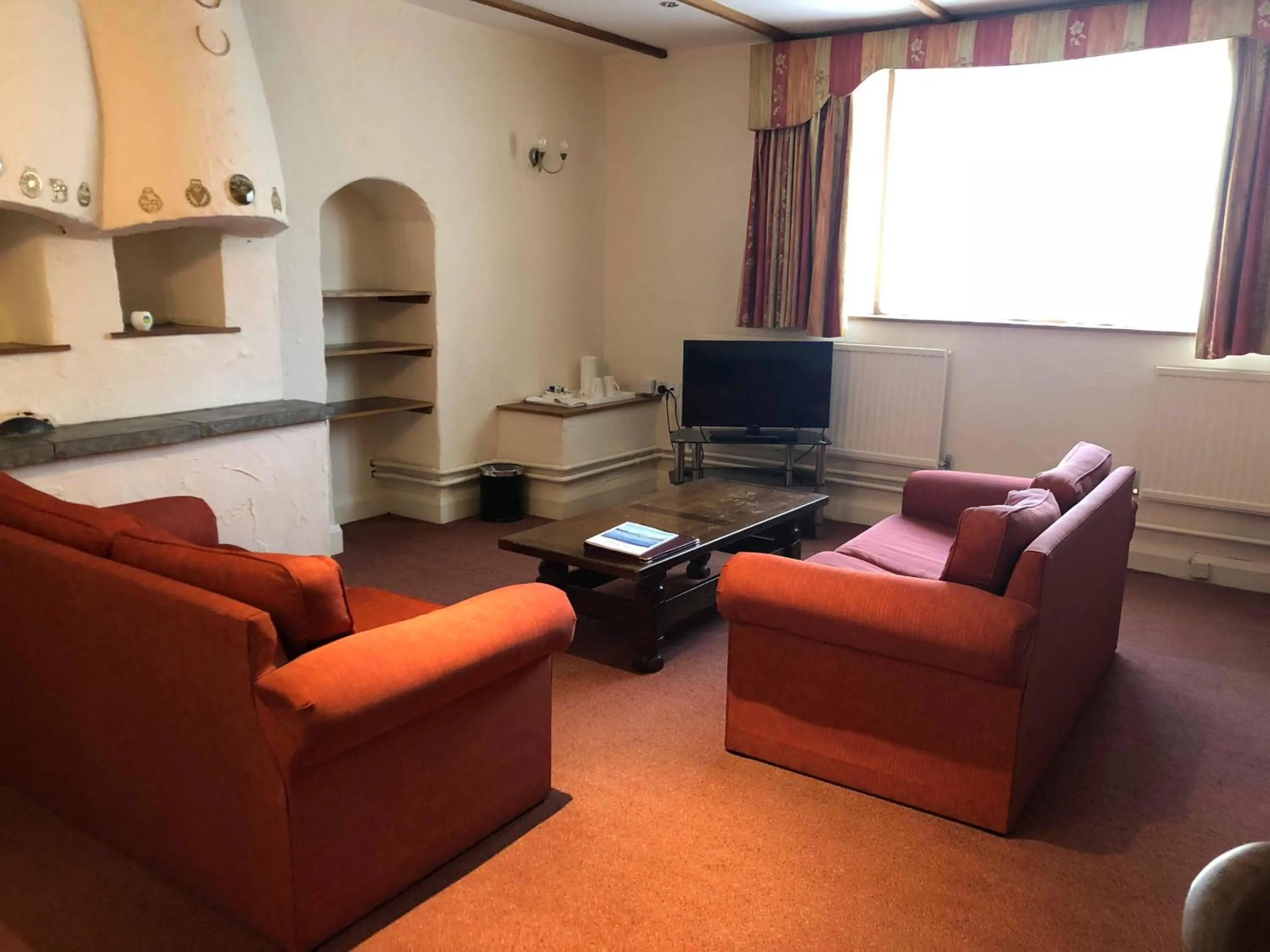 Living room in Jersey Arms Hotel Bicester