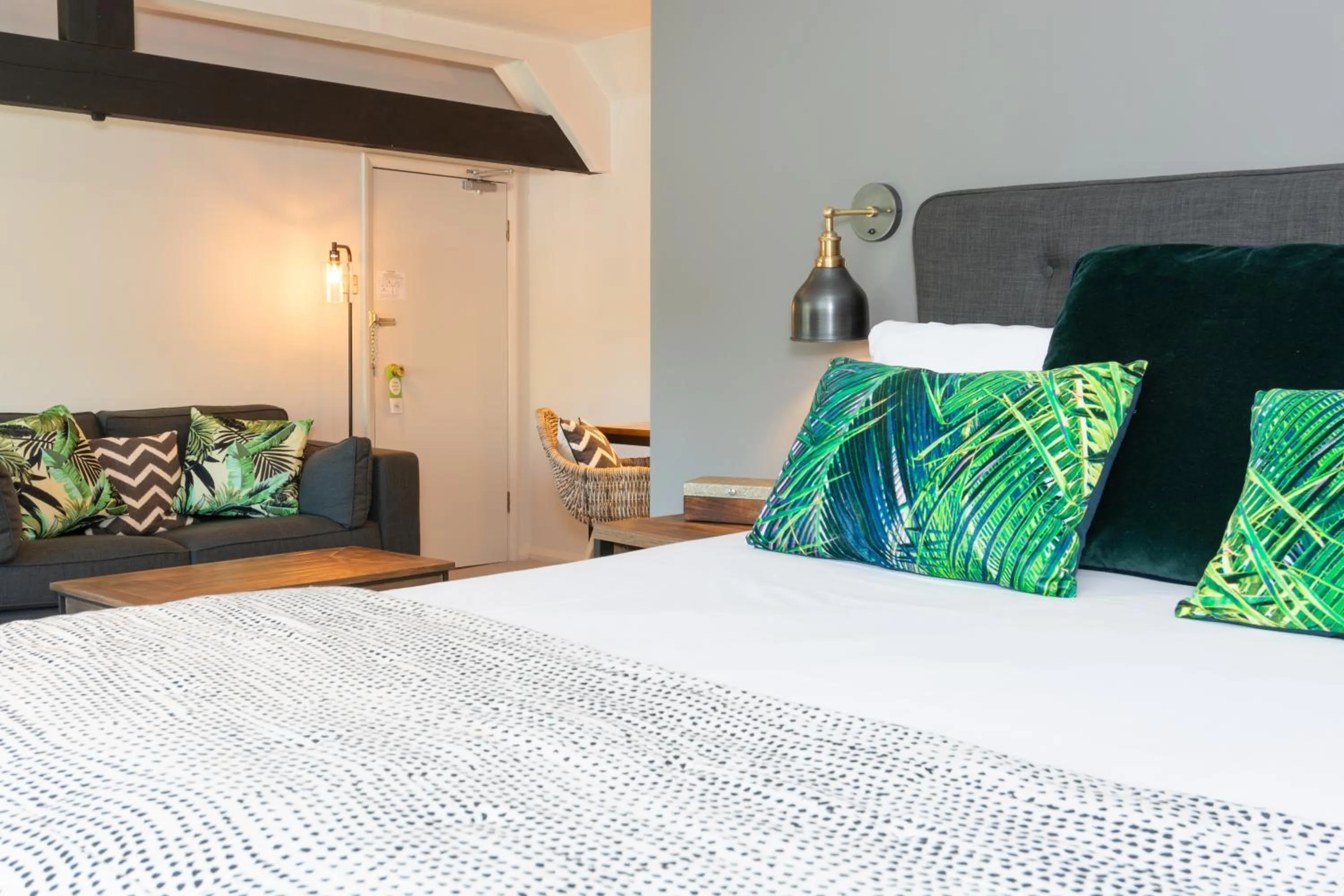 Bedroom, Bed in Jersey Arms Hotel Bicester