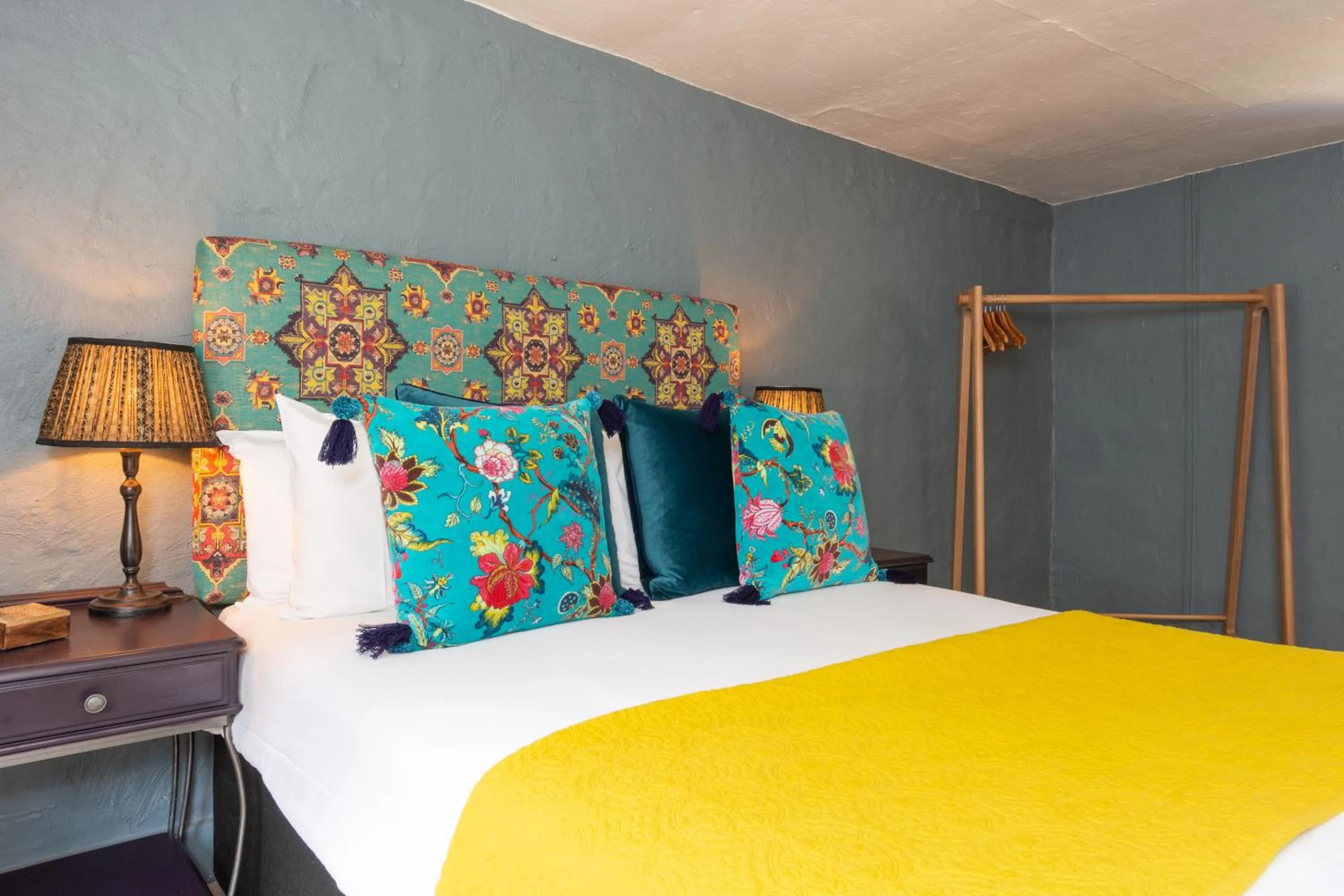 Bed in Jersey Arms Hotel Bicester