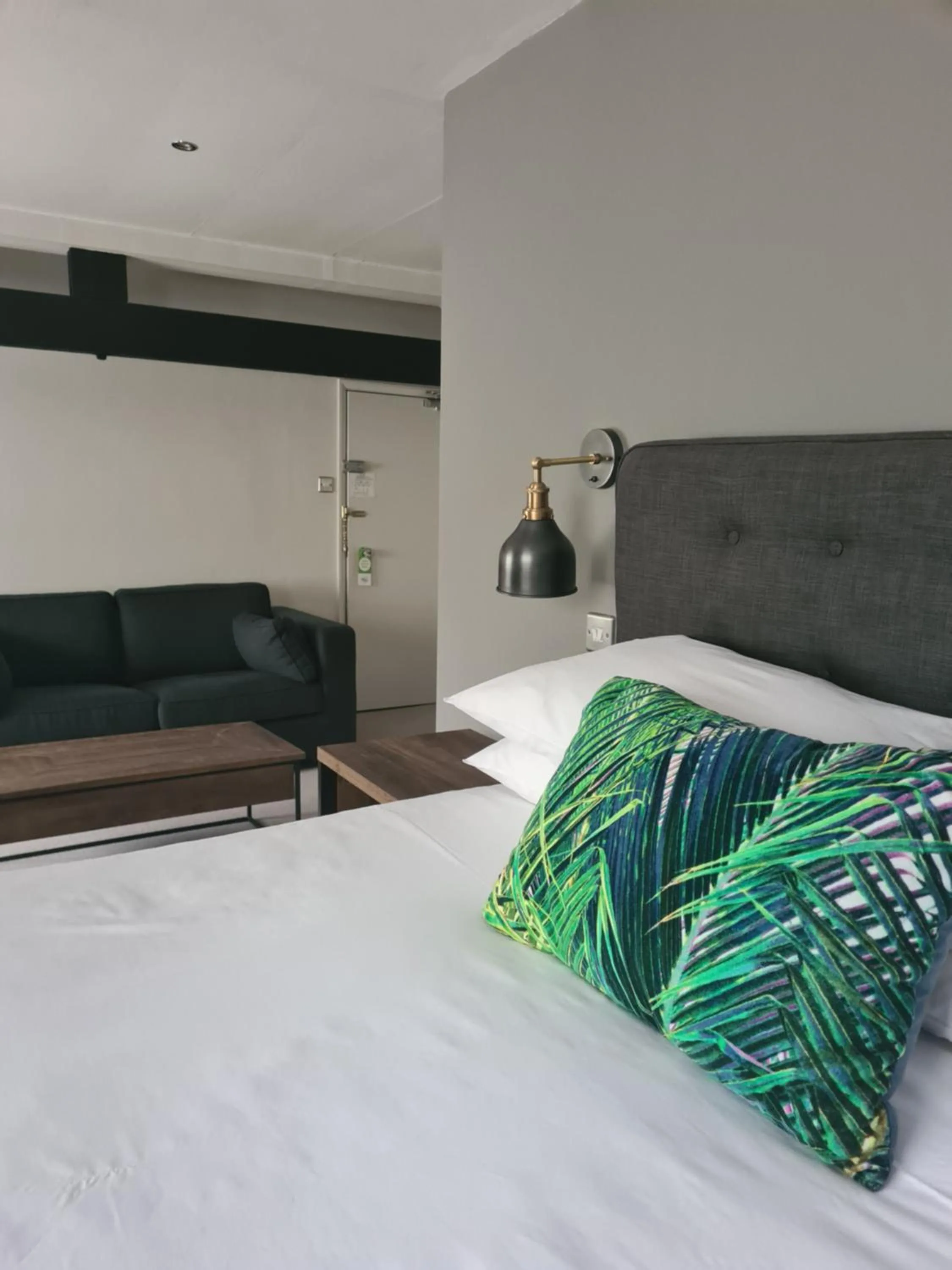 Bedroom, Bed in Jersey Arms Hotel Bicester