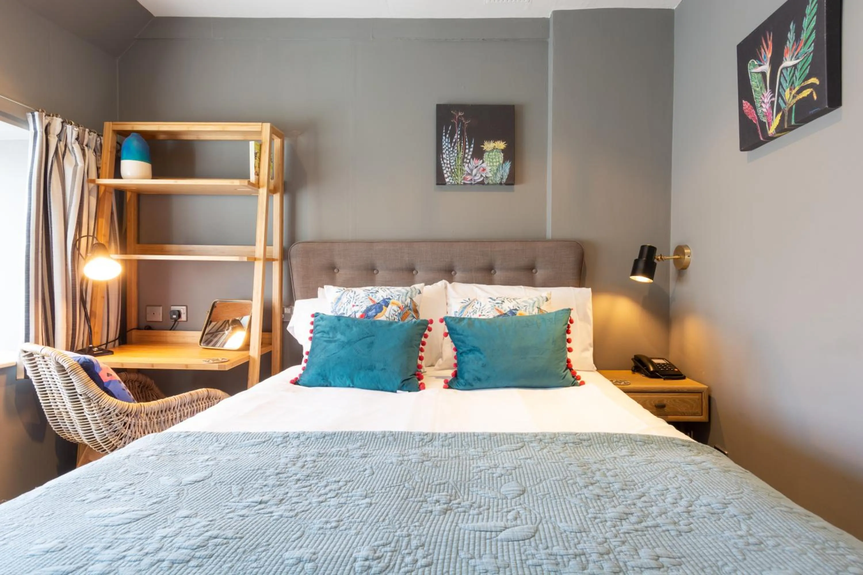 Bed in Jersey Arms Hotel Bicester