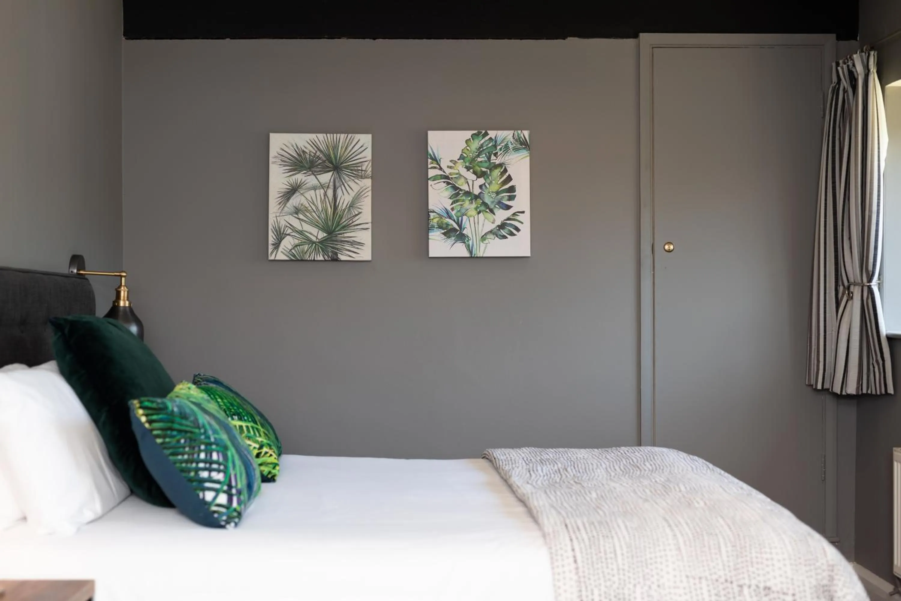 Bed in Jersey Arms Hotel Bicester