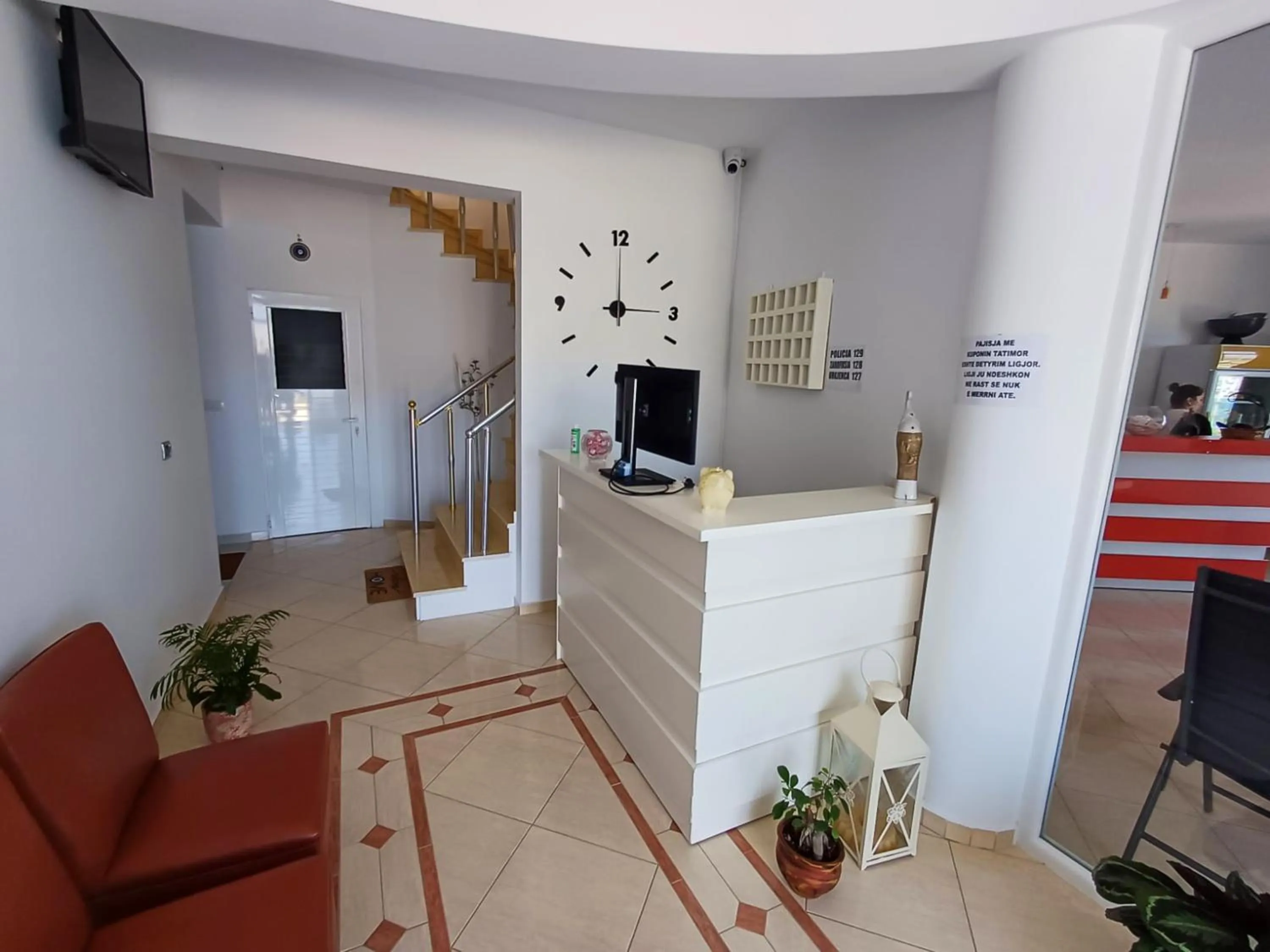 TV and multimedia in Hotel Sherifi