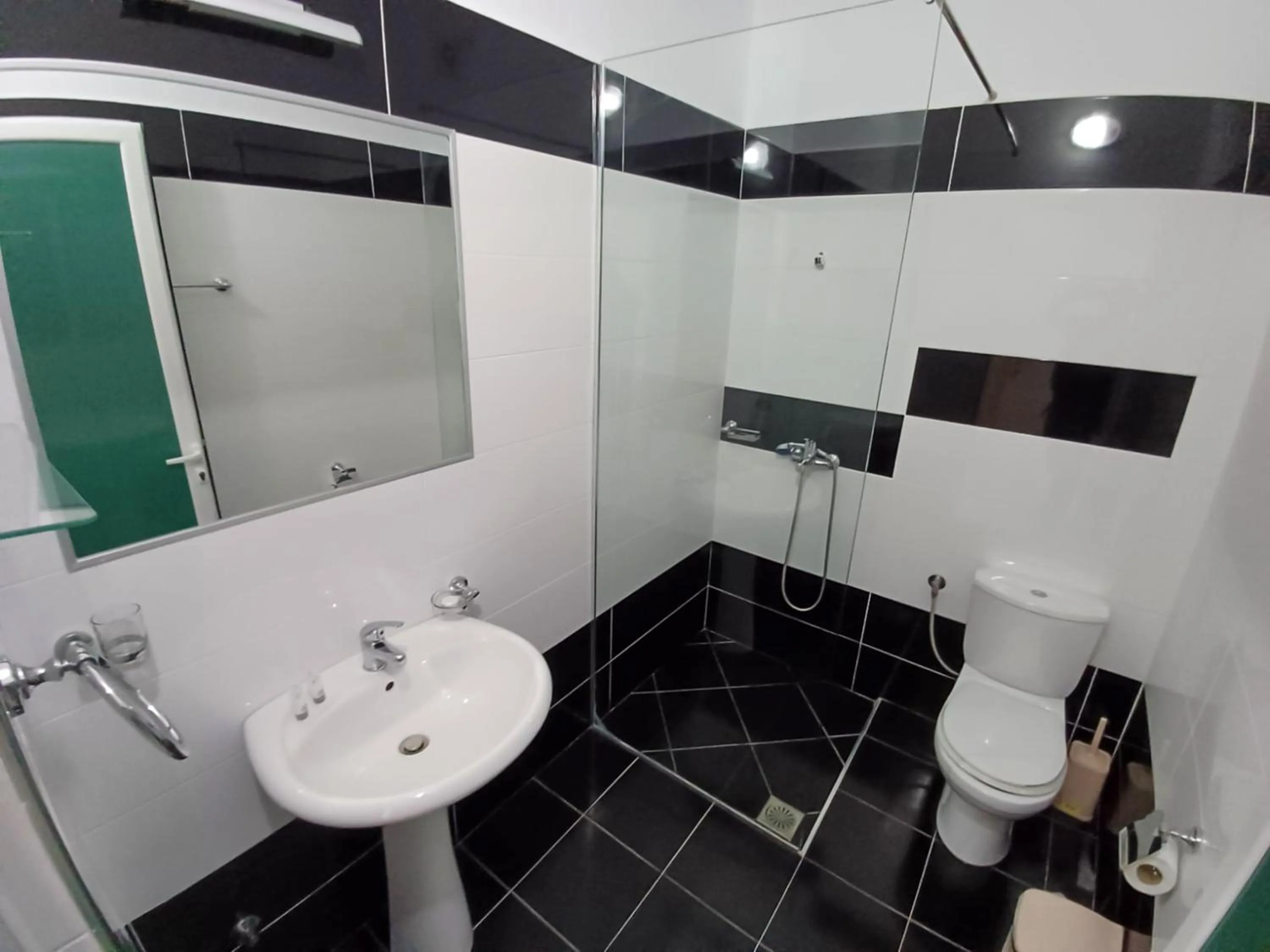 Shower in Hotel Sherifi