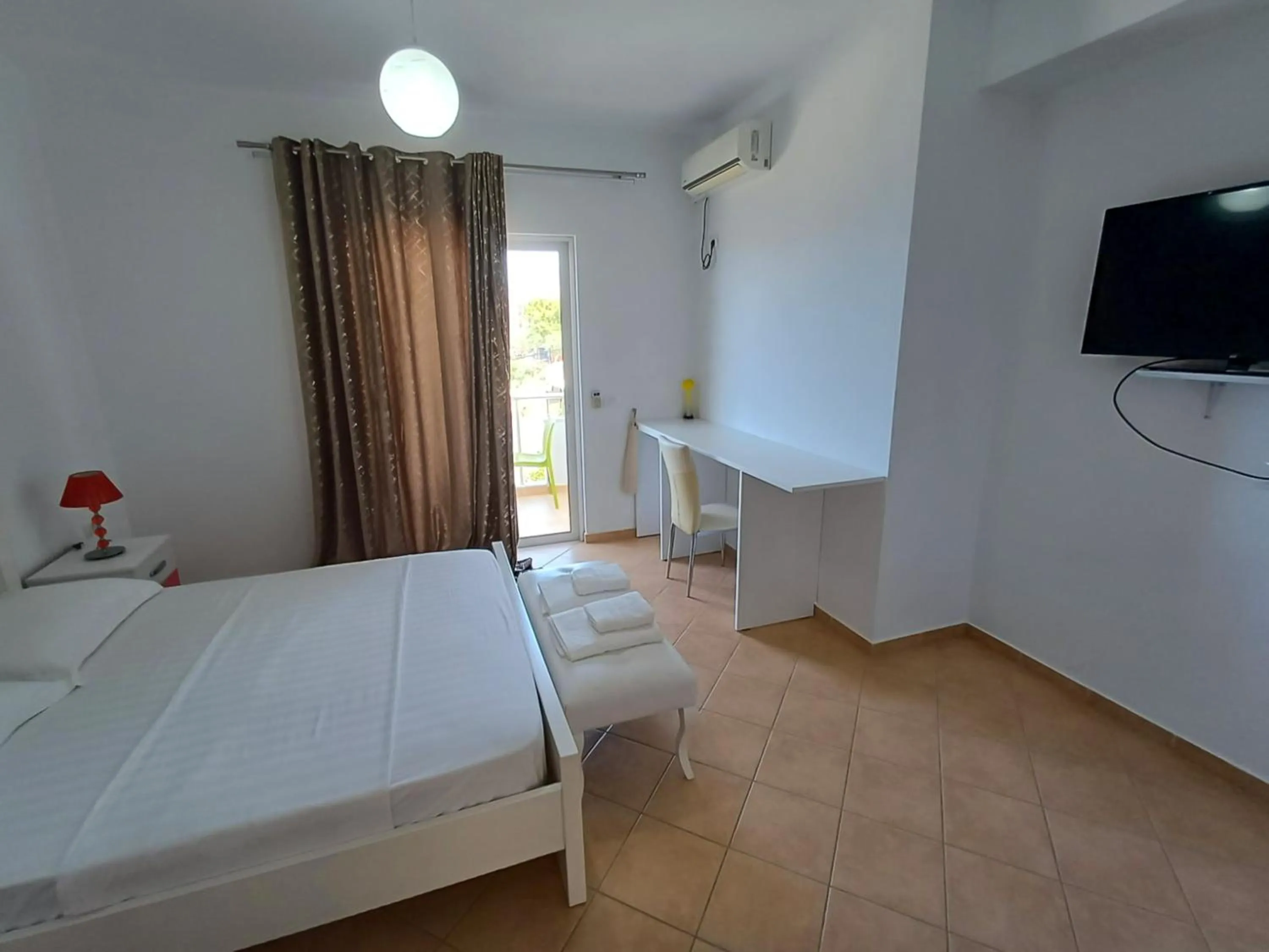 Bed in Hotel Sherifi