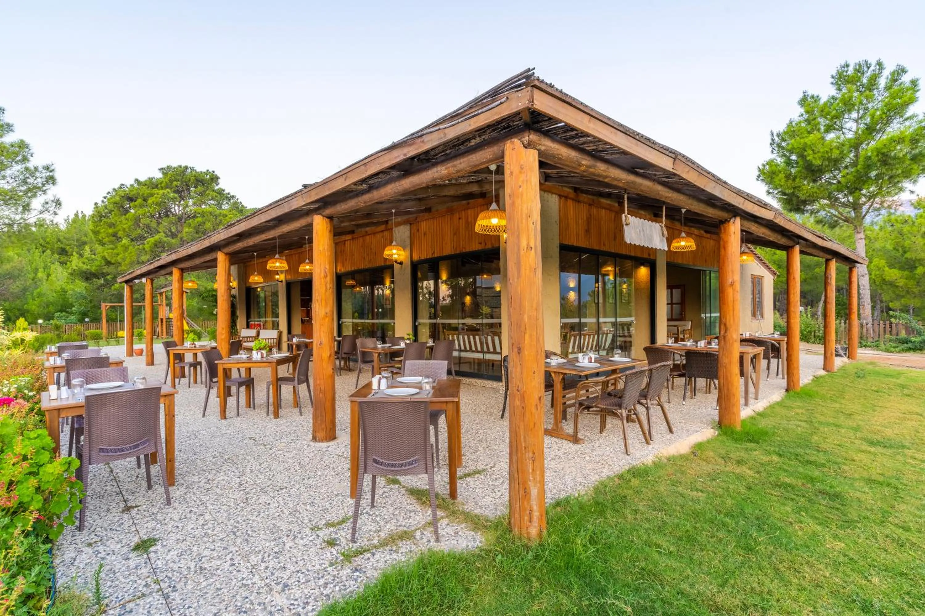 Restaurant/places to eat in Maison Green Hill Hobbit Villas & Boutique Hotel