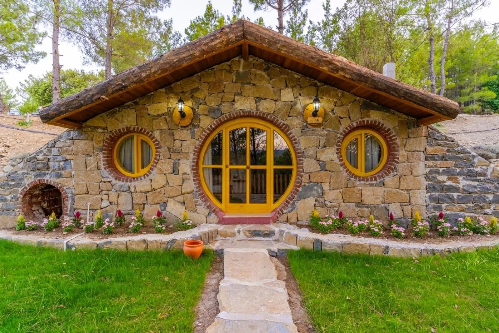 Day in Maison Green Hill Hobbit Villas & Boutique Hotel