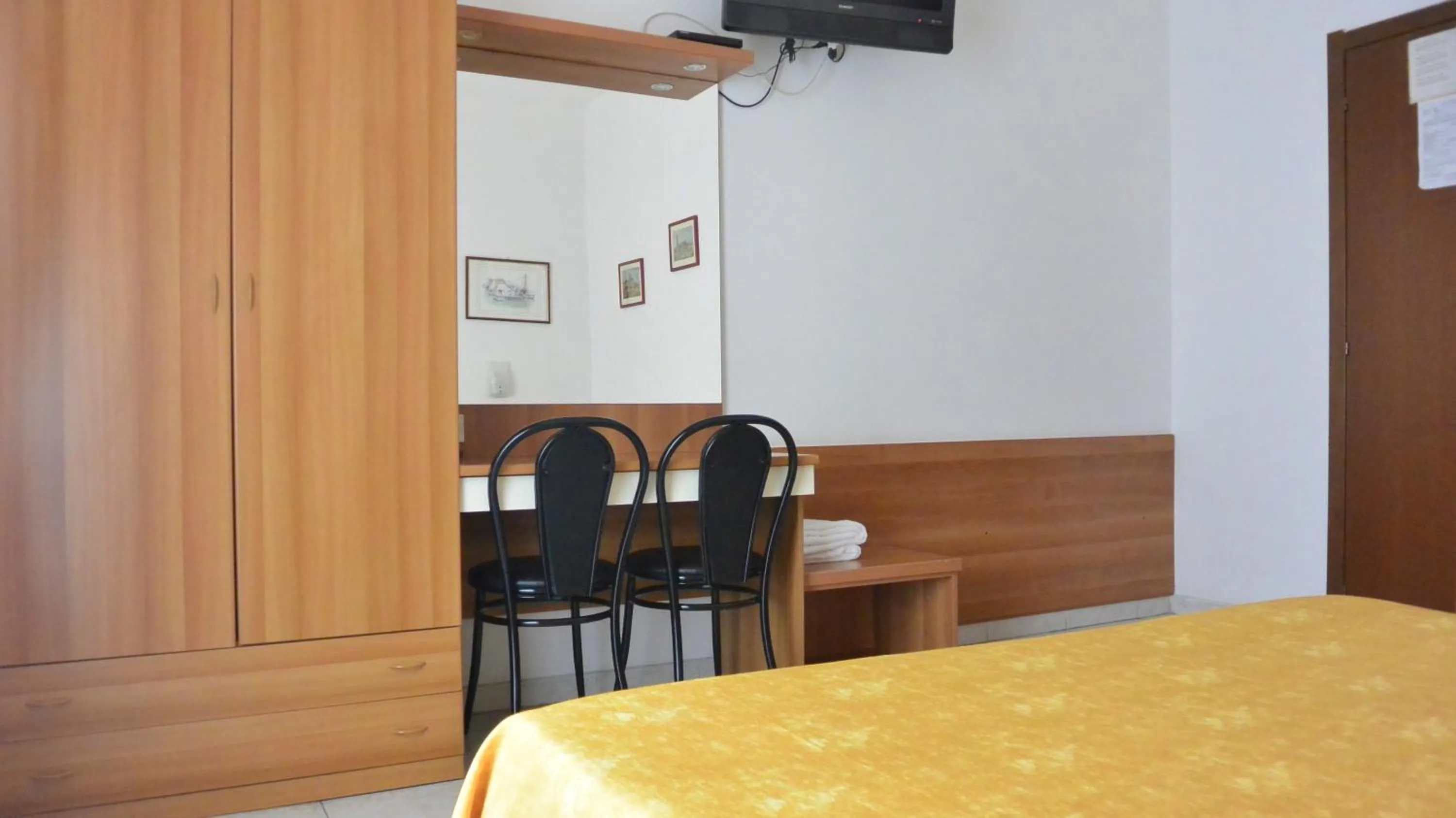 Bedroom, Bed in Hotel Mignon