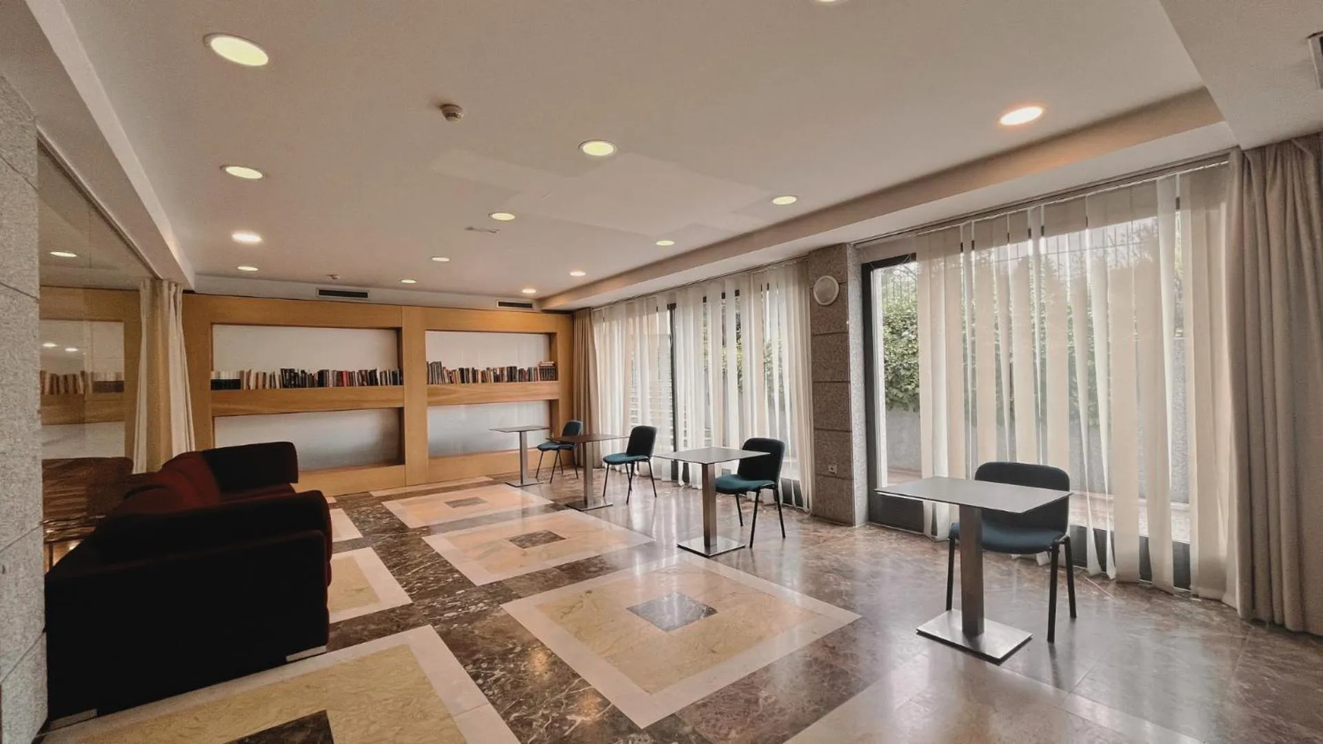 Seating area in Hotel-Apartamentos Tartesos