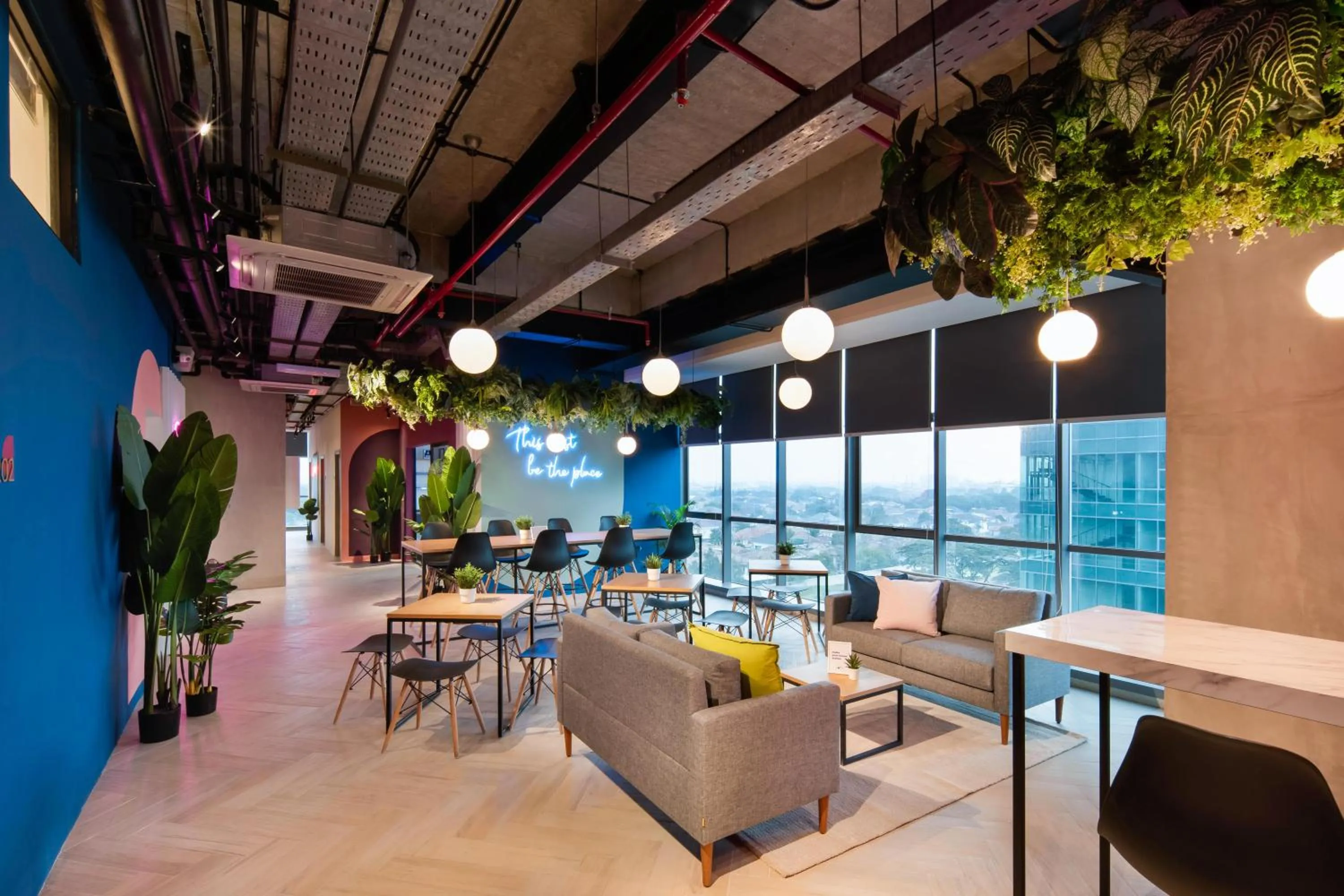 Living room in Cove Hillcrest