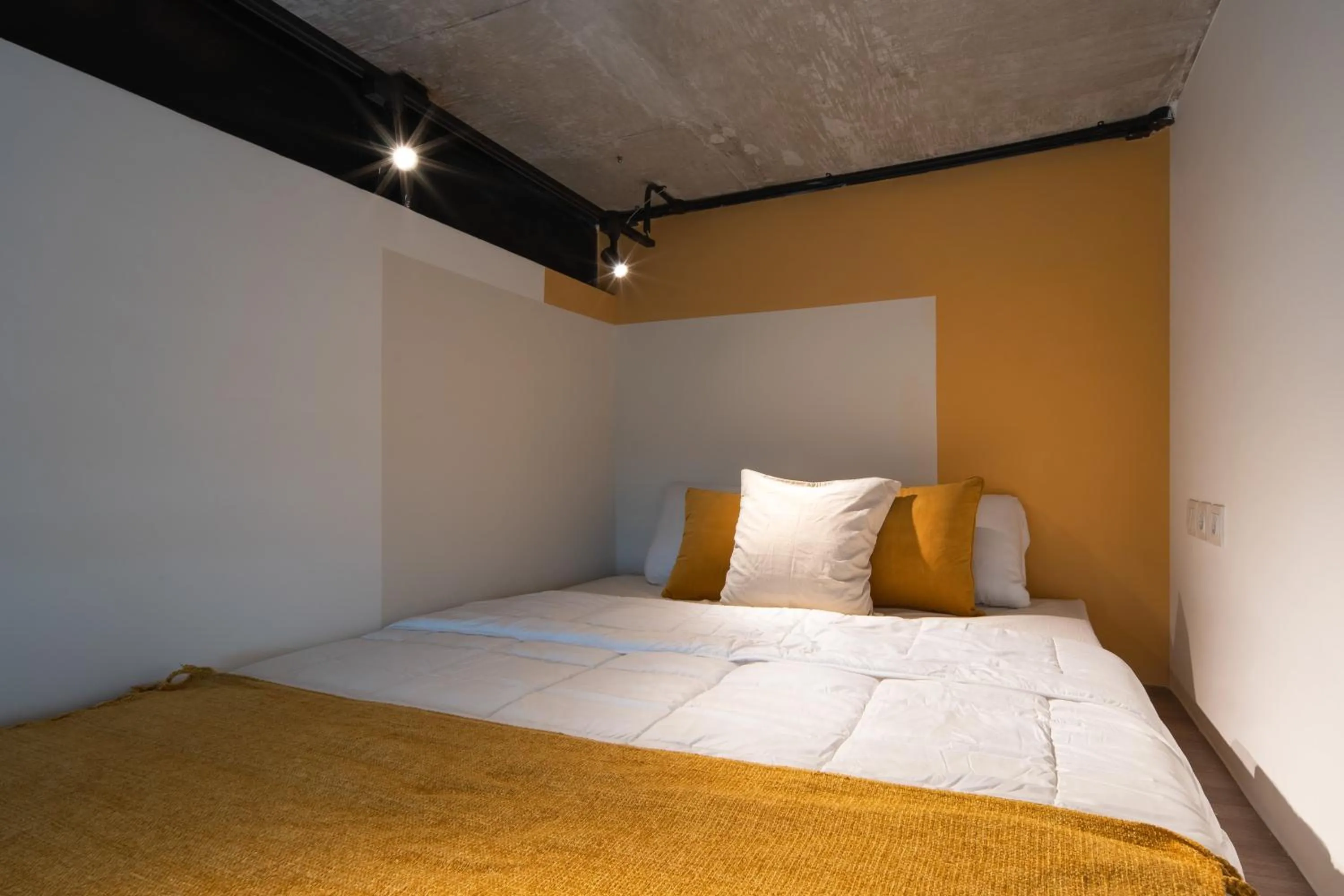 Bedroom, Bed in Cove Hillcrest