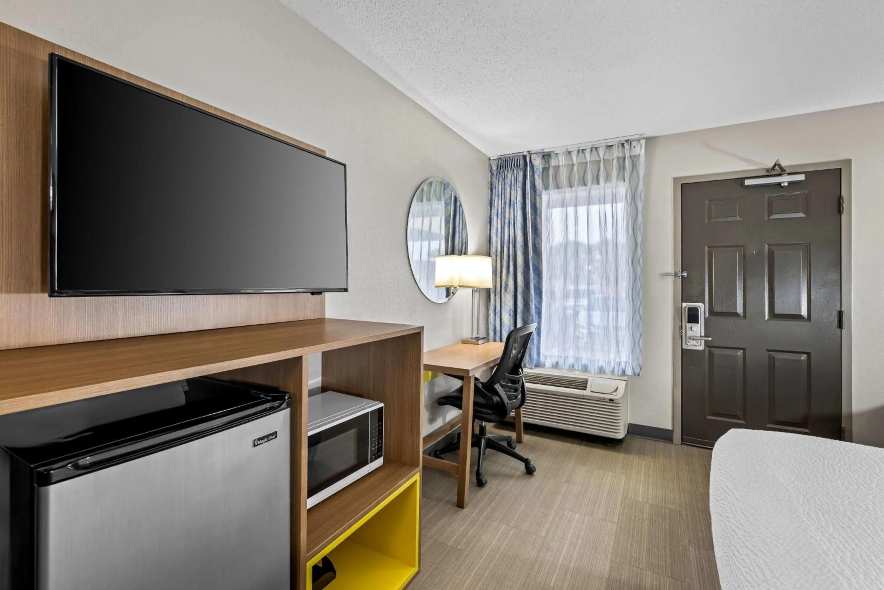 Bed in Days Inn by Wyndham Chattanooga/Hamilton Place