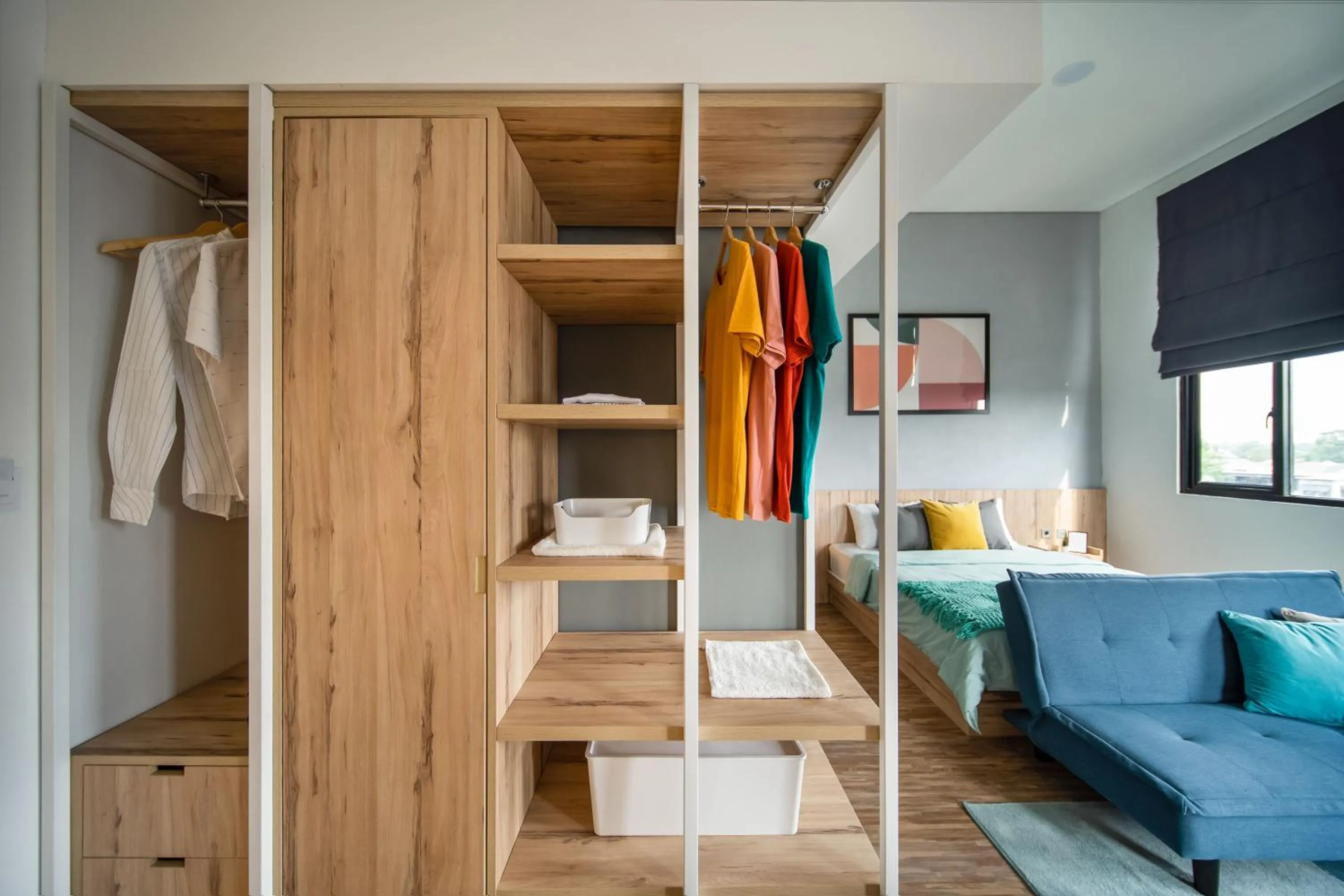 wardrobe, Bed in Cove Prima