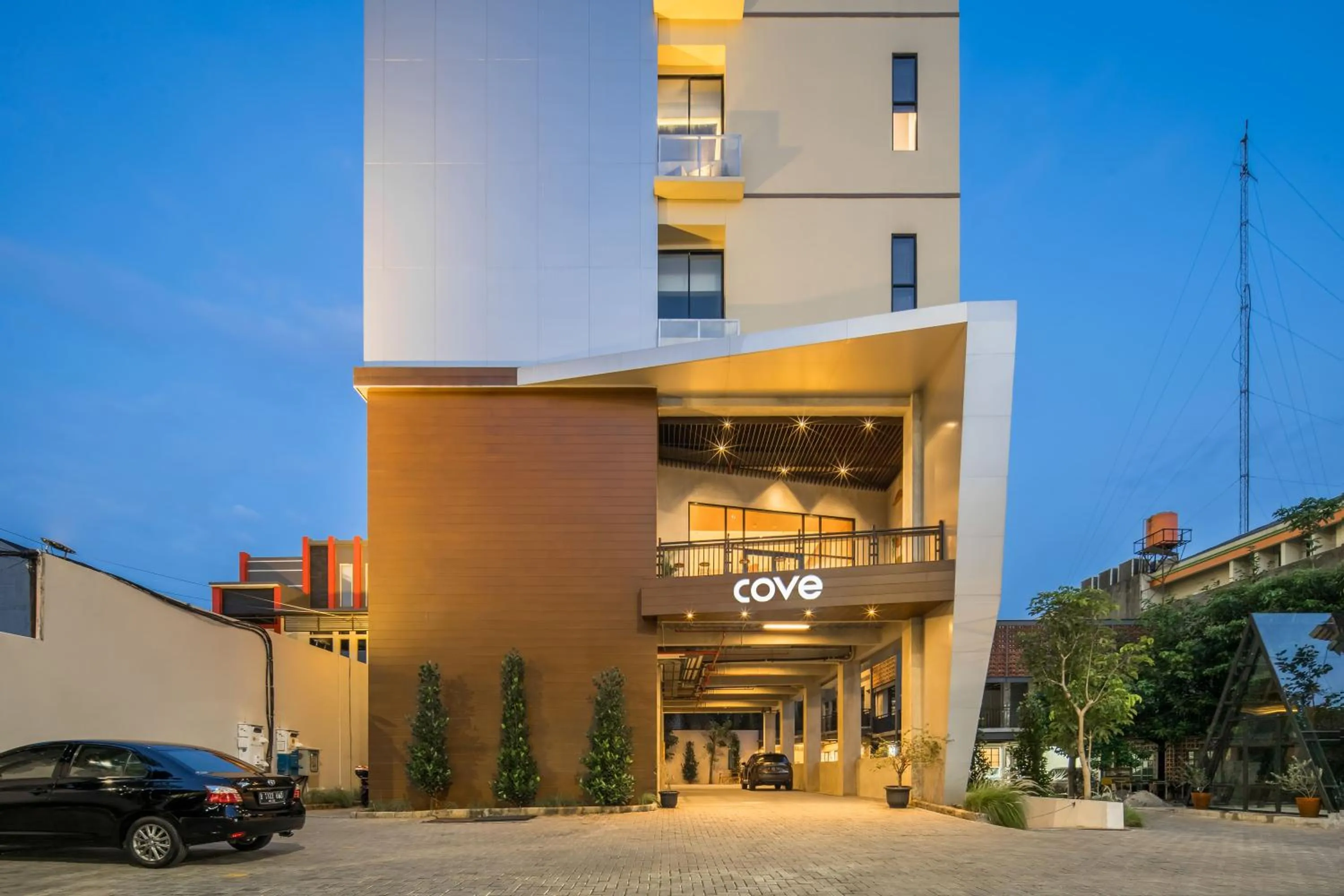 Property building in Cove Prima