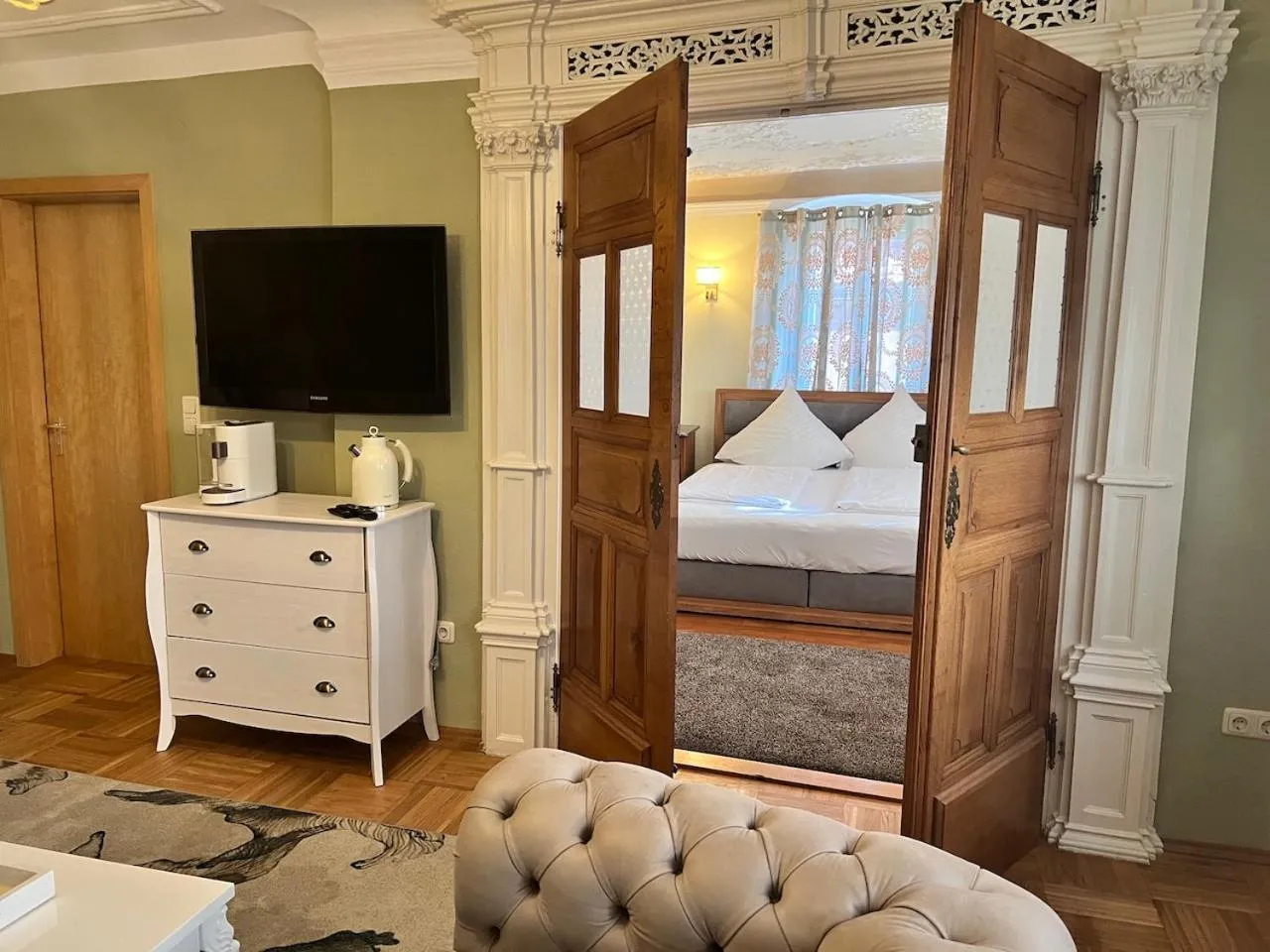 Communal lounge/ TV room, Bed in Hotel und Restaurant Neuhauser