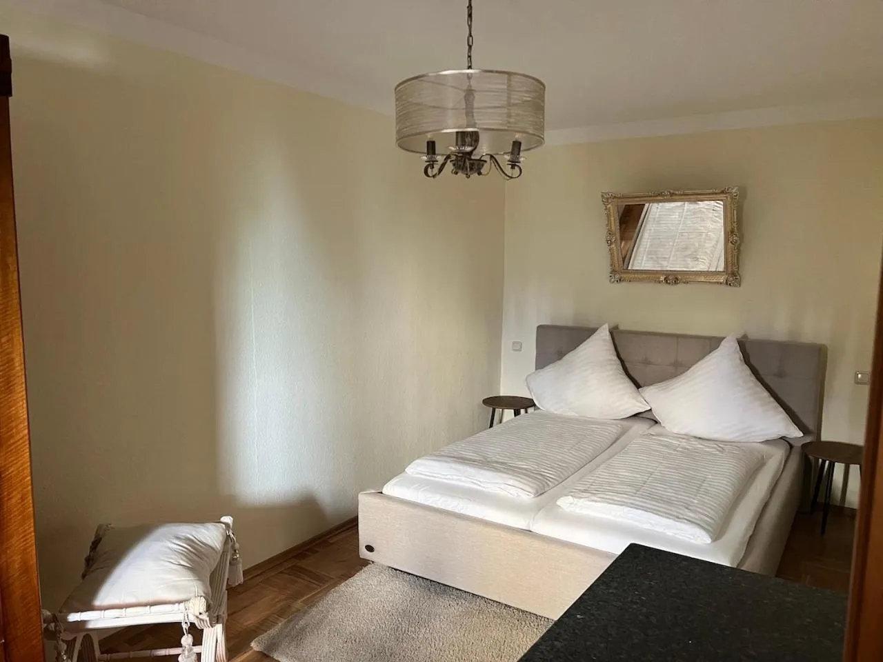 Bed in Hotel und Restaurant Neuhauser