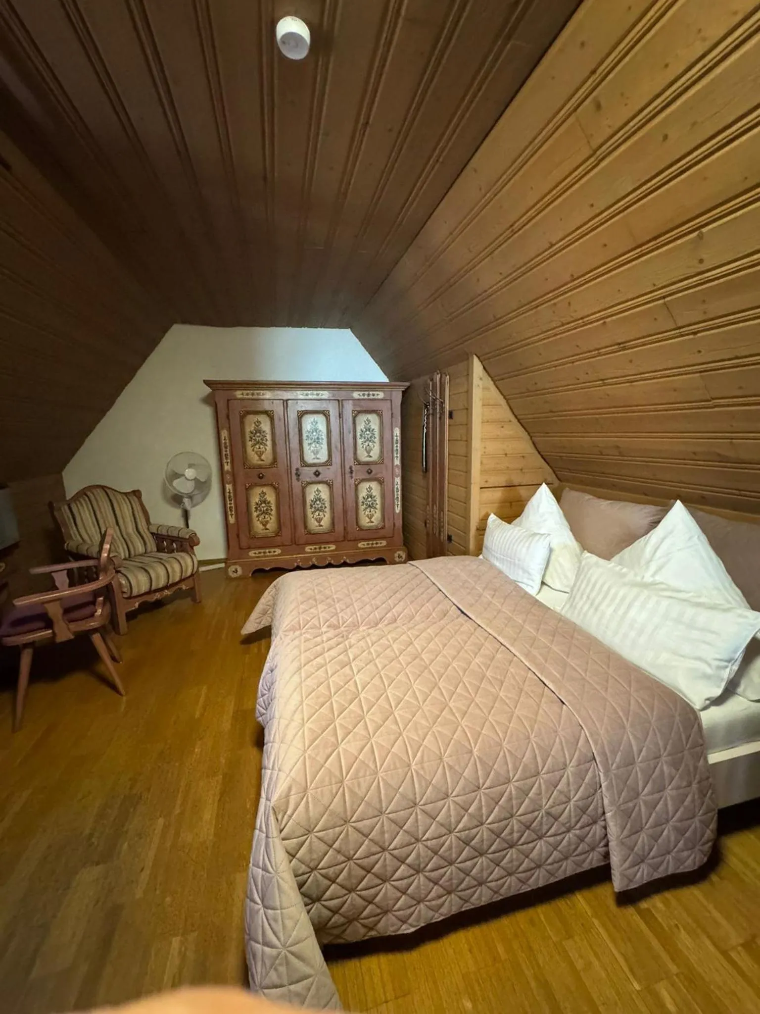 Bed in Hotel und Restaurant Neuhauser