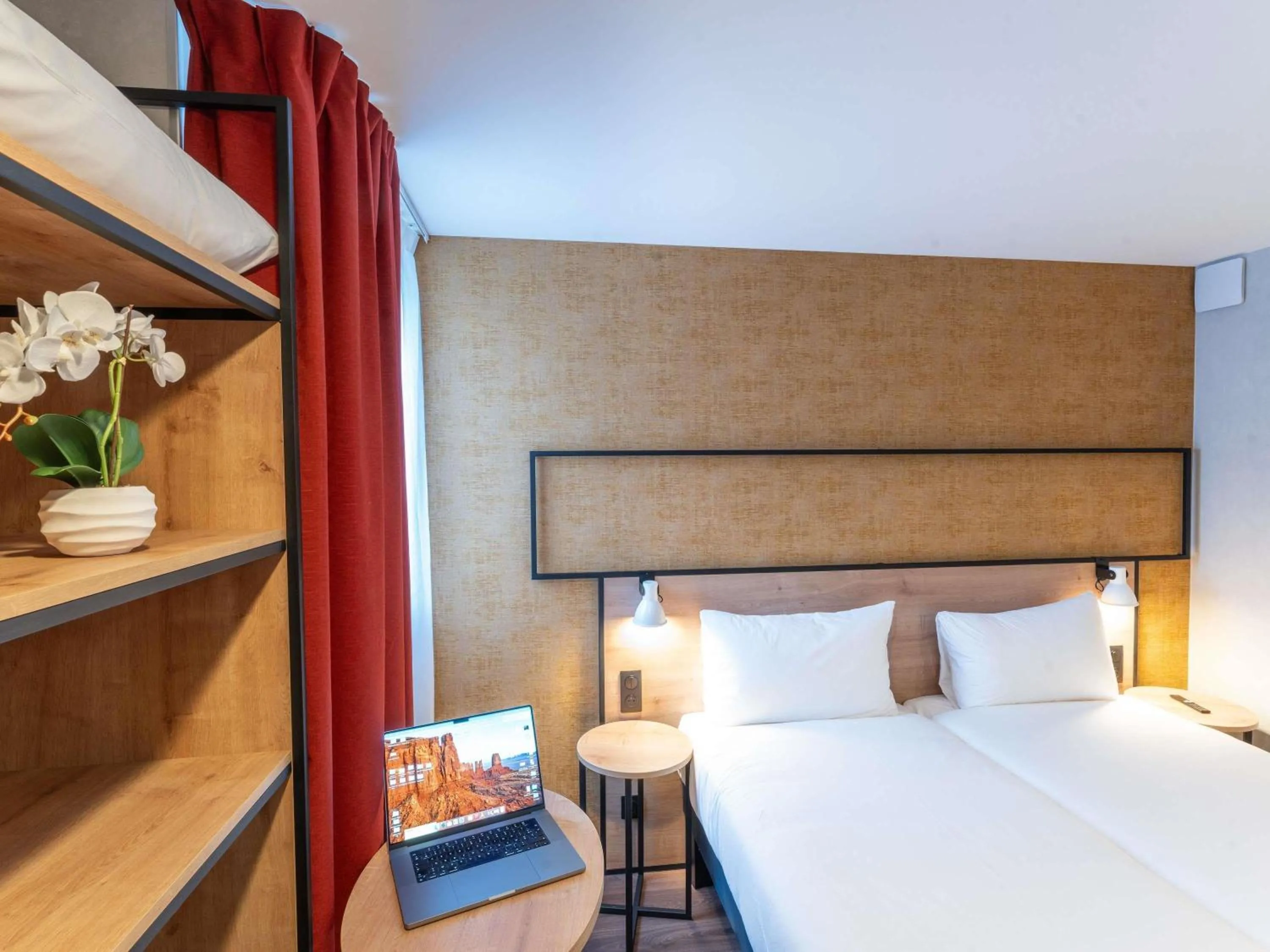 Bedroom, Bed in ibis Paris Nord Porte de Saint Ouen