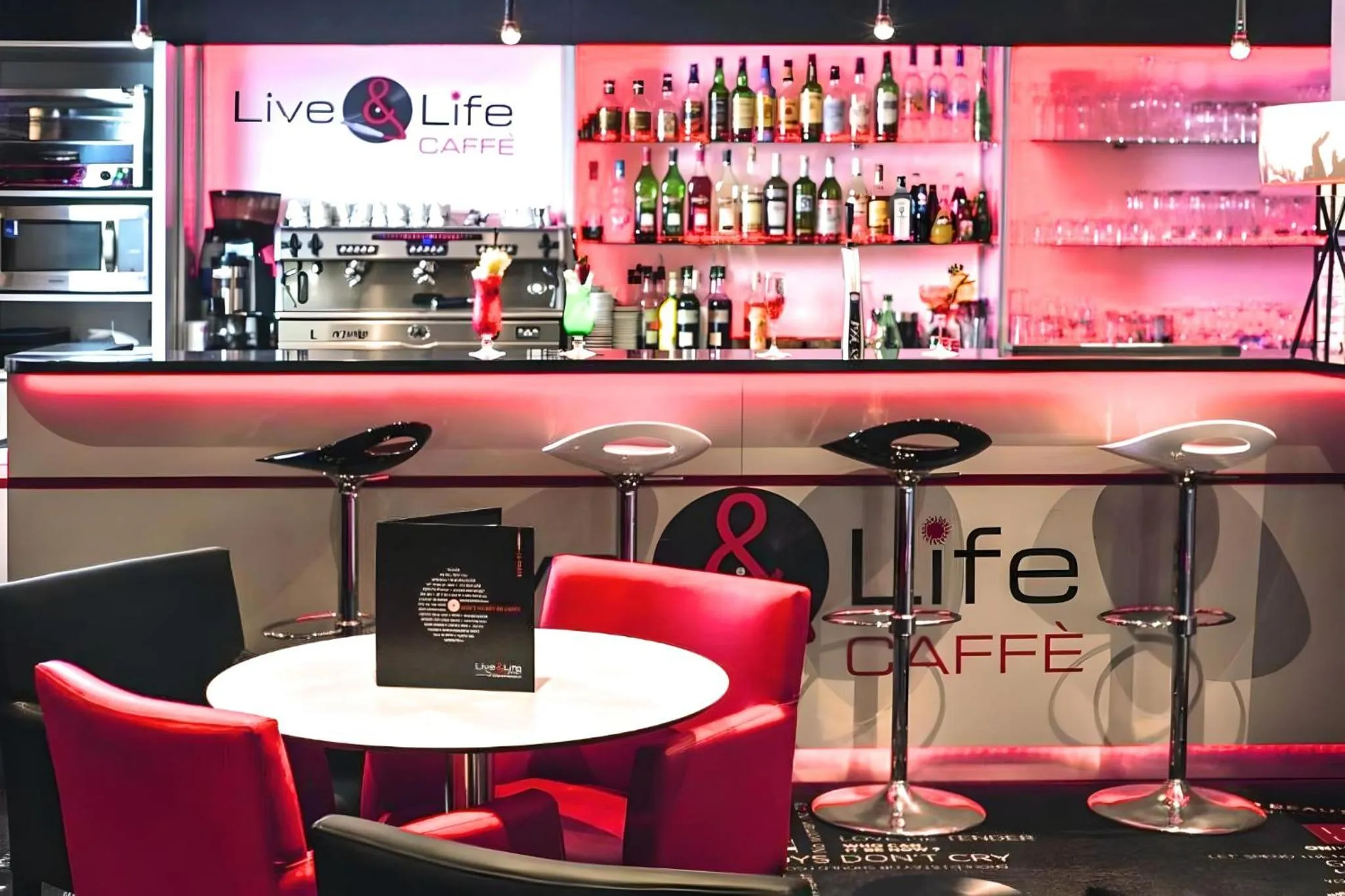 Lounge or bar in Hotel Inn Paris Nord Porte de Saint Ouen