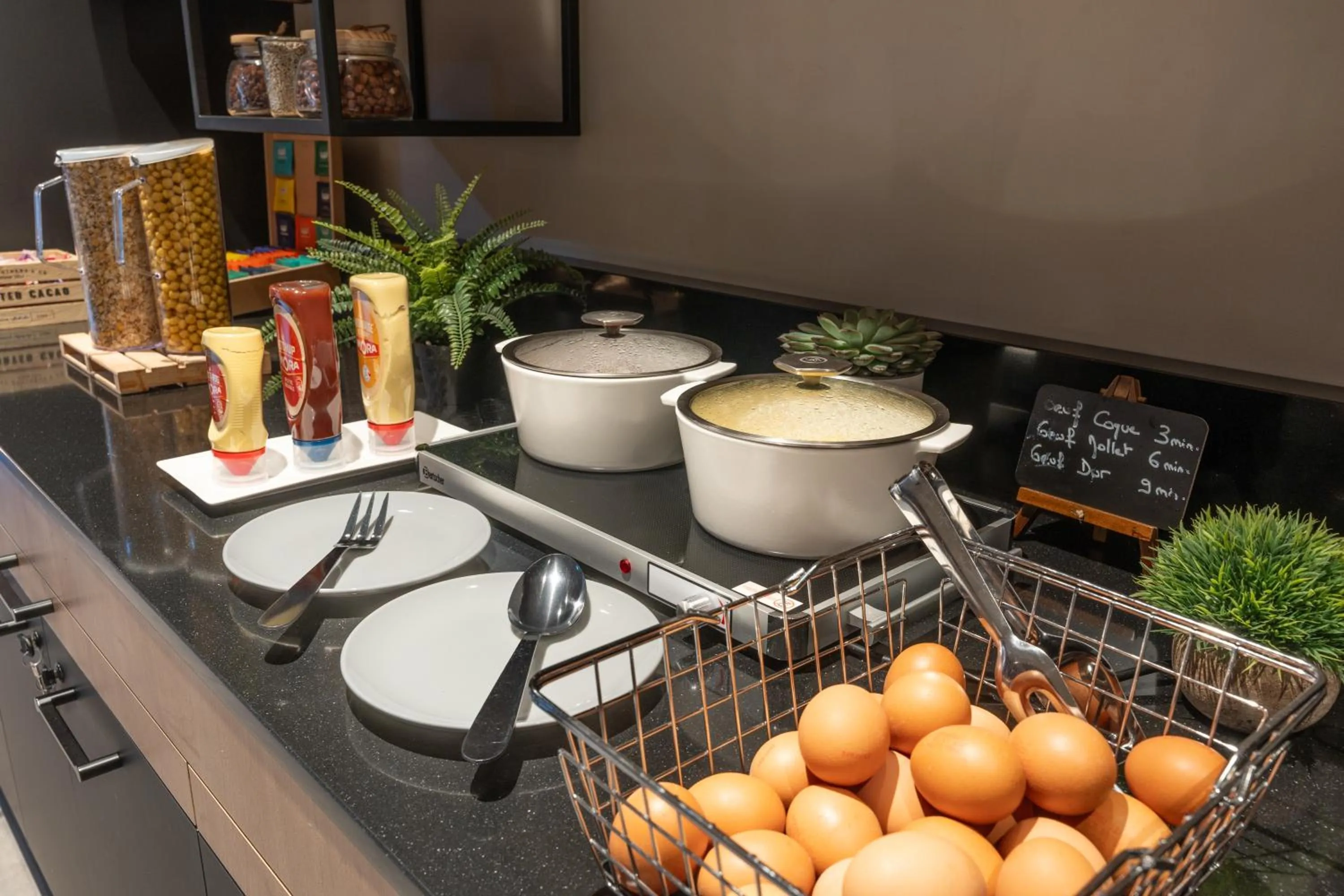 Breakfast in ibis Paris Nord Porte de Saint Ouen