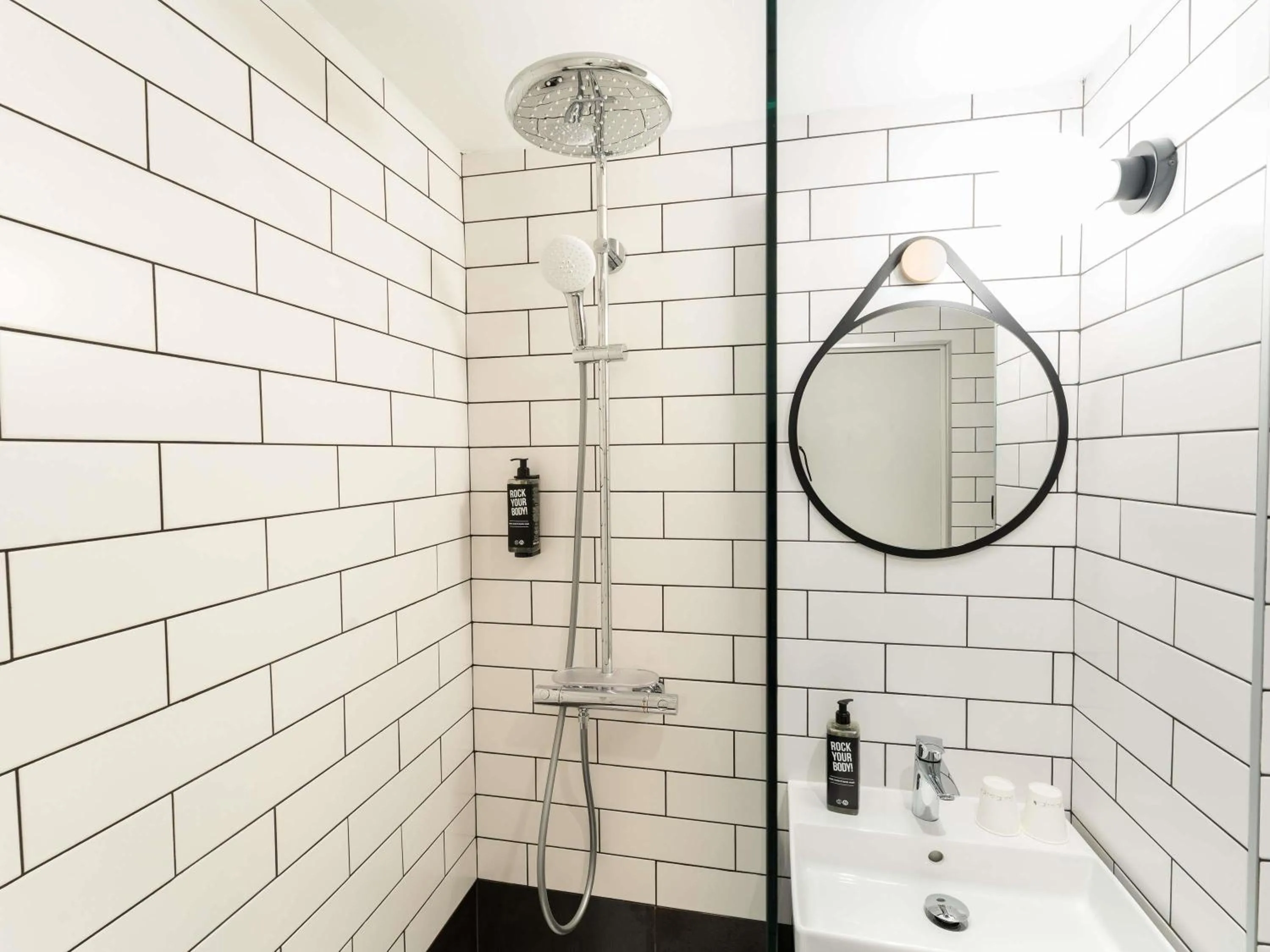 Bedroom in ibis Paris Nord Porte de Saint Ouen