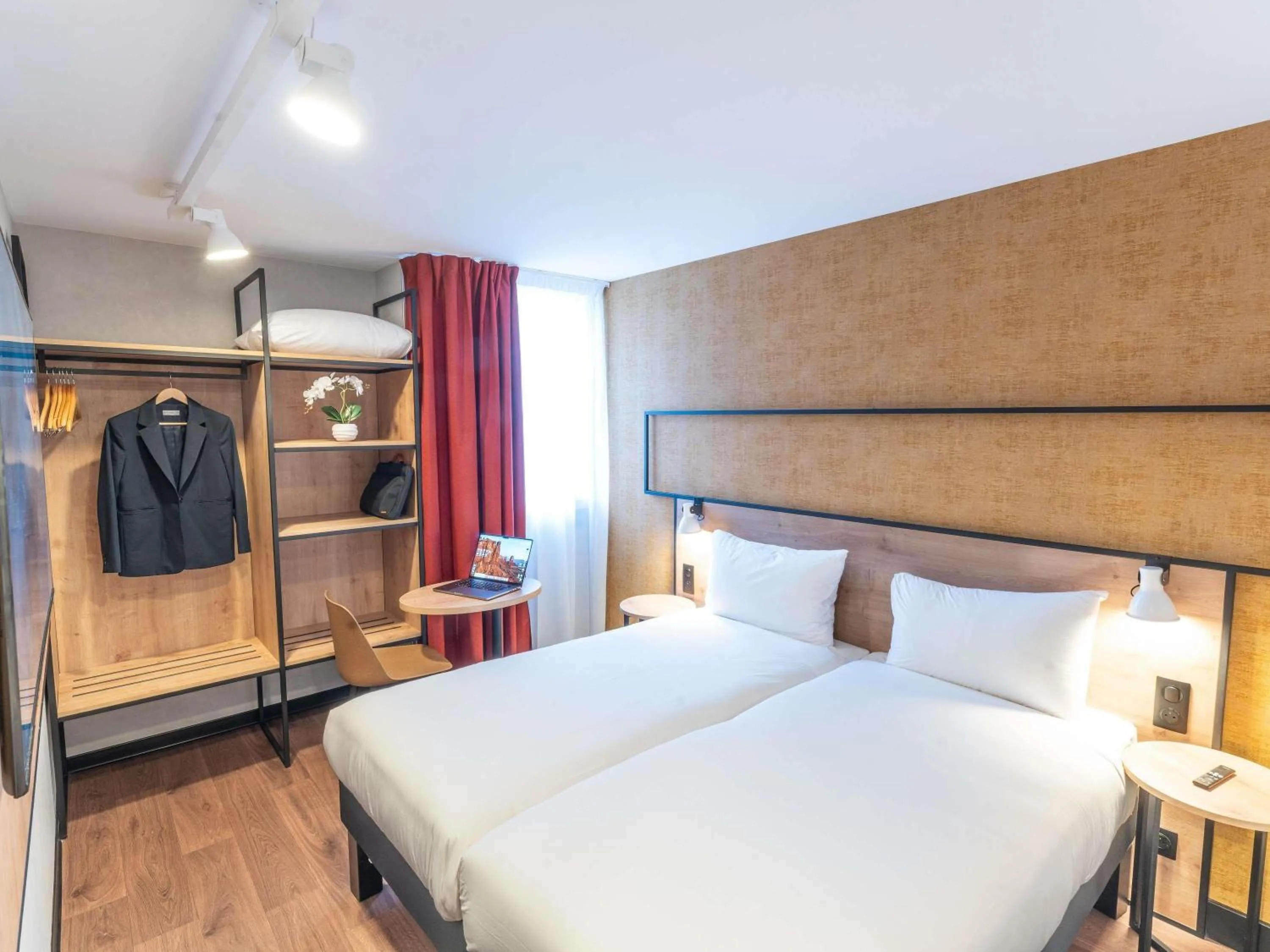 Bedroom, Bed in ibis Paris Nord Porte de Saint Ouen