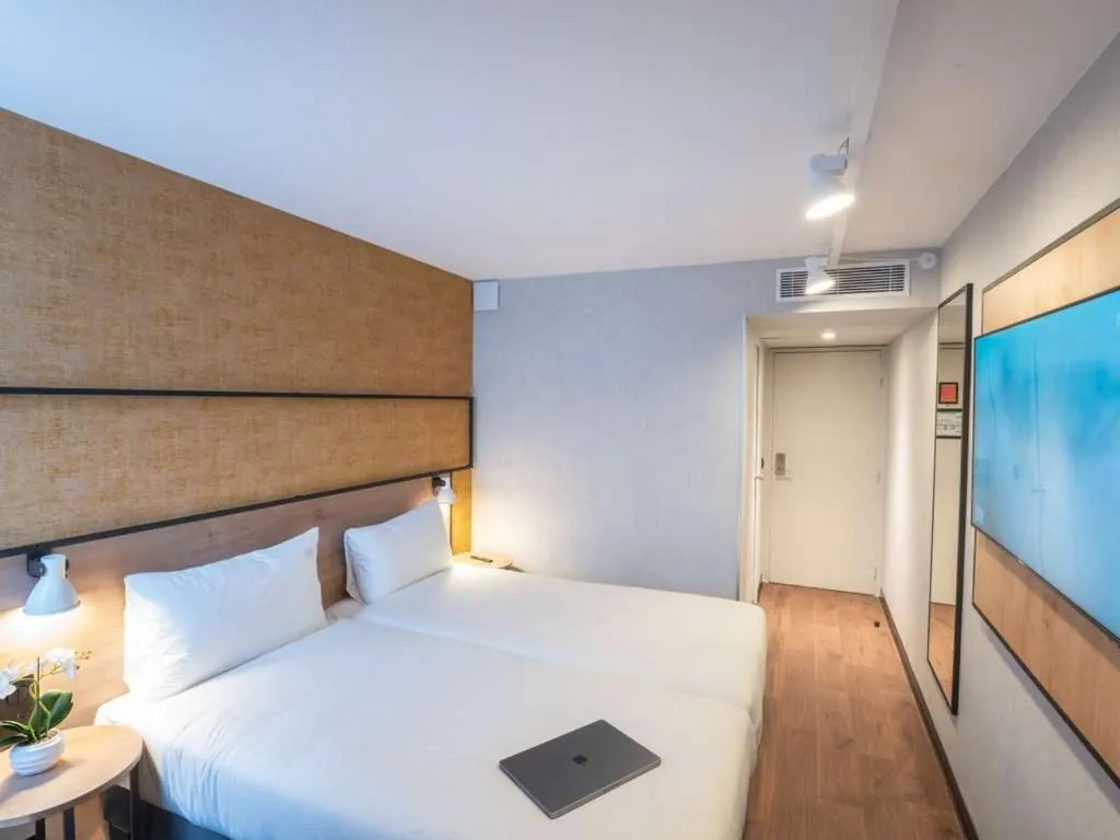 Bed in ibis Paris Nord Porte de Saint Ouen