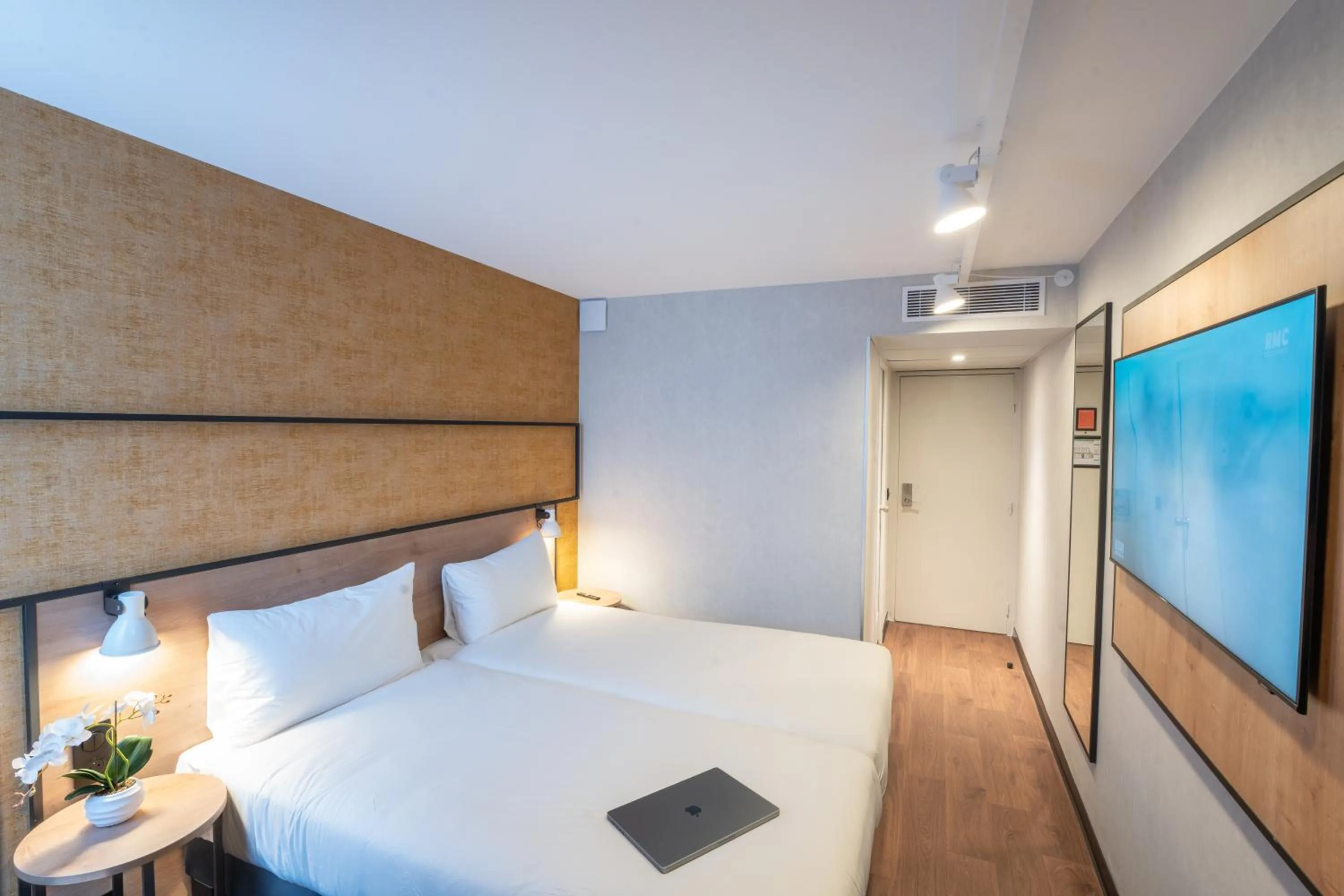 Bedroom, Bed in ibis Paris Nord Porte de Saint Ouen