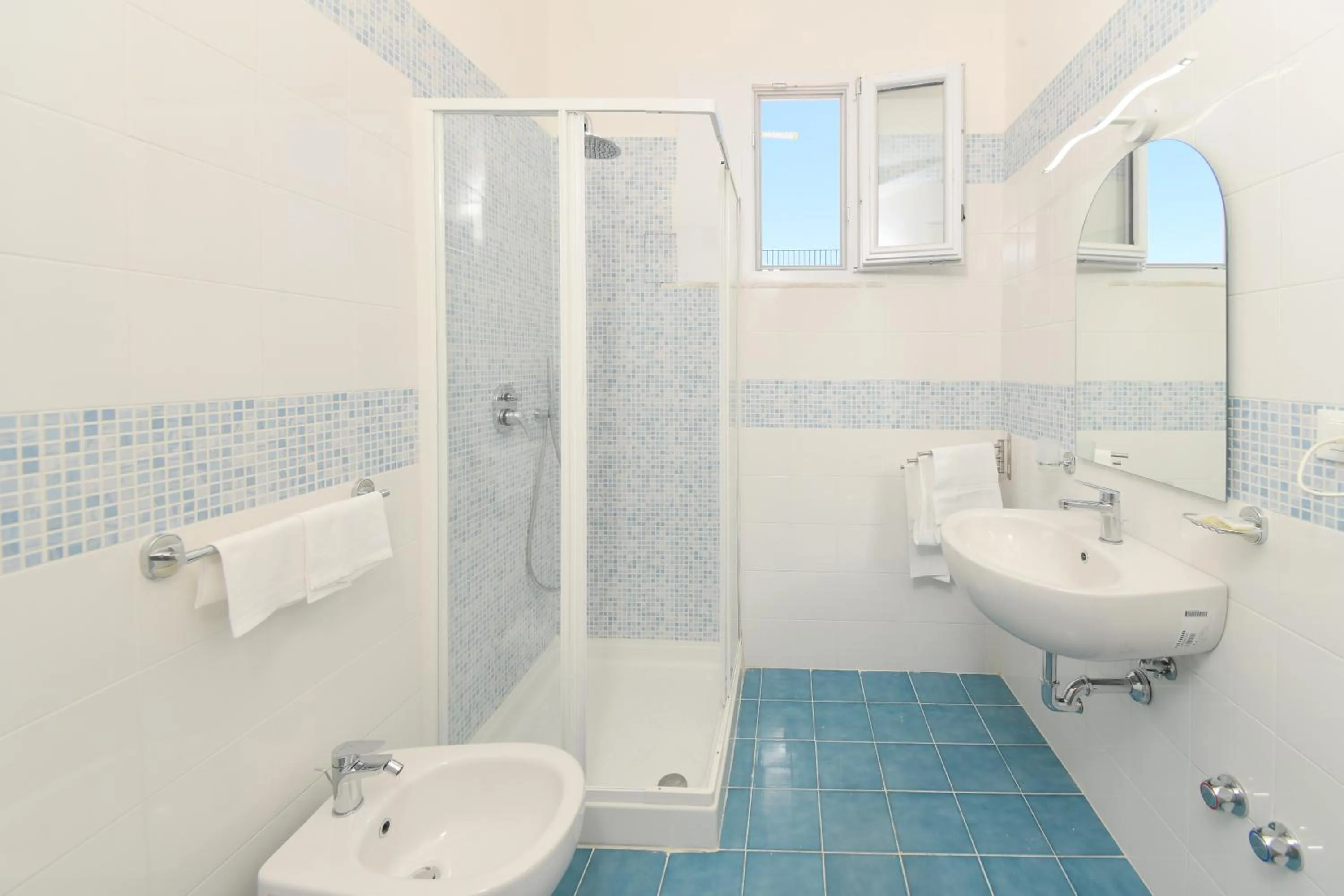 Bathroom in Albergo Atlantic