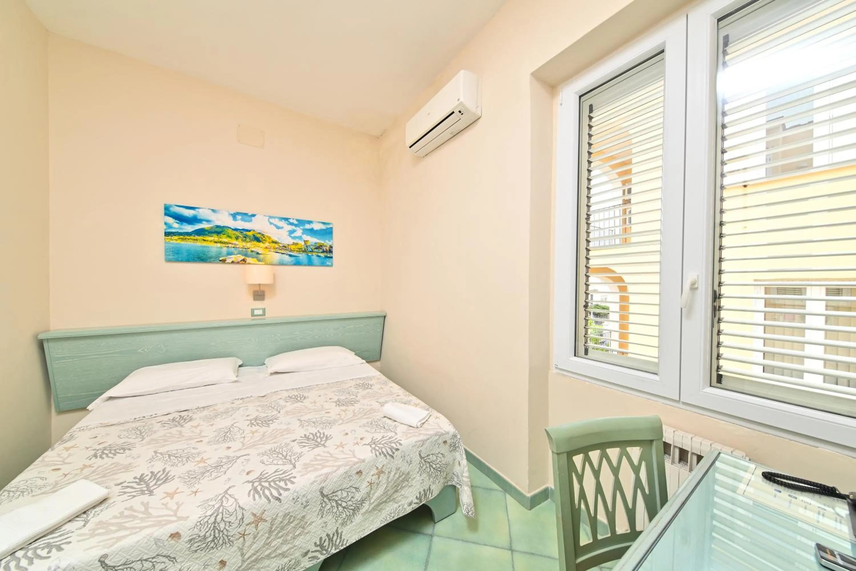 Photo of the whole room, Bed in Albergo Atlantic