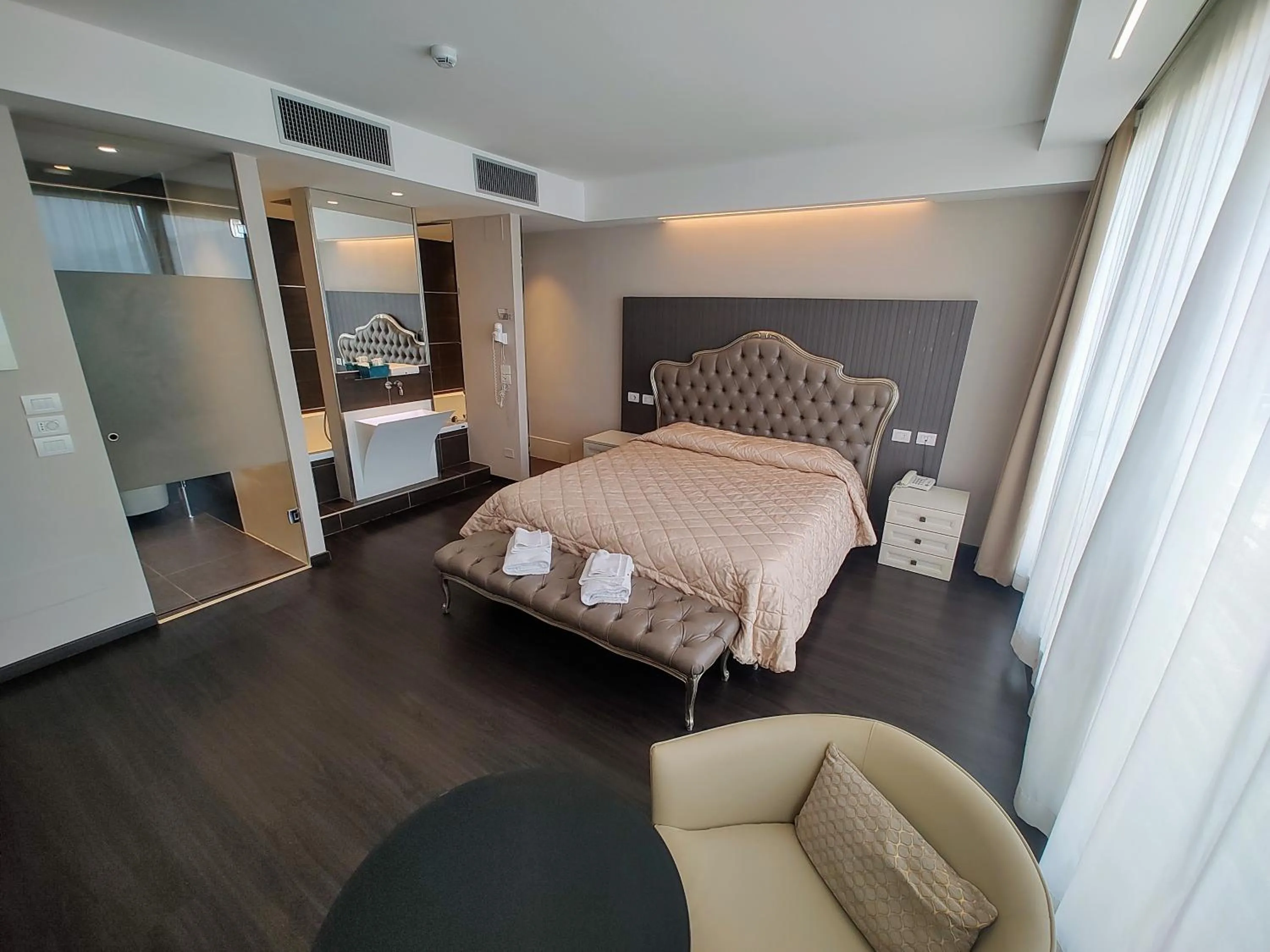 Photo of the whole room, Bed in Hotel Datini