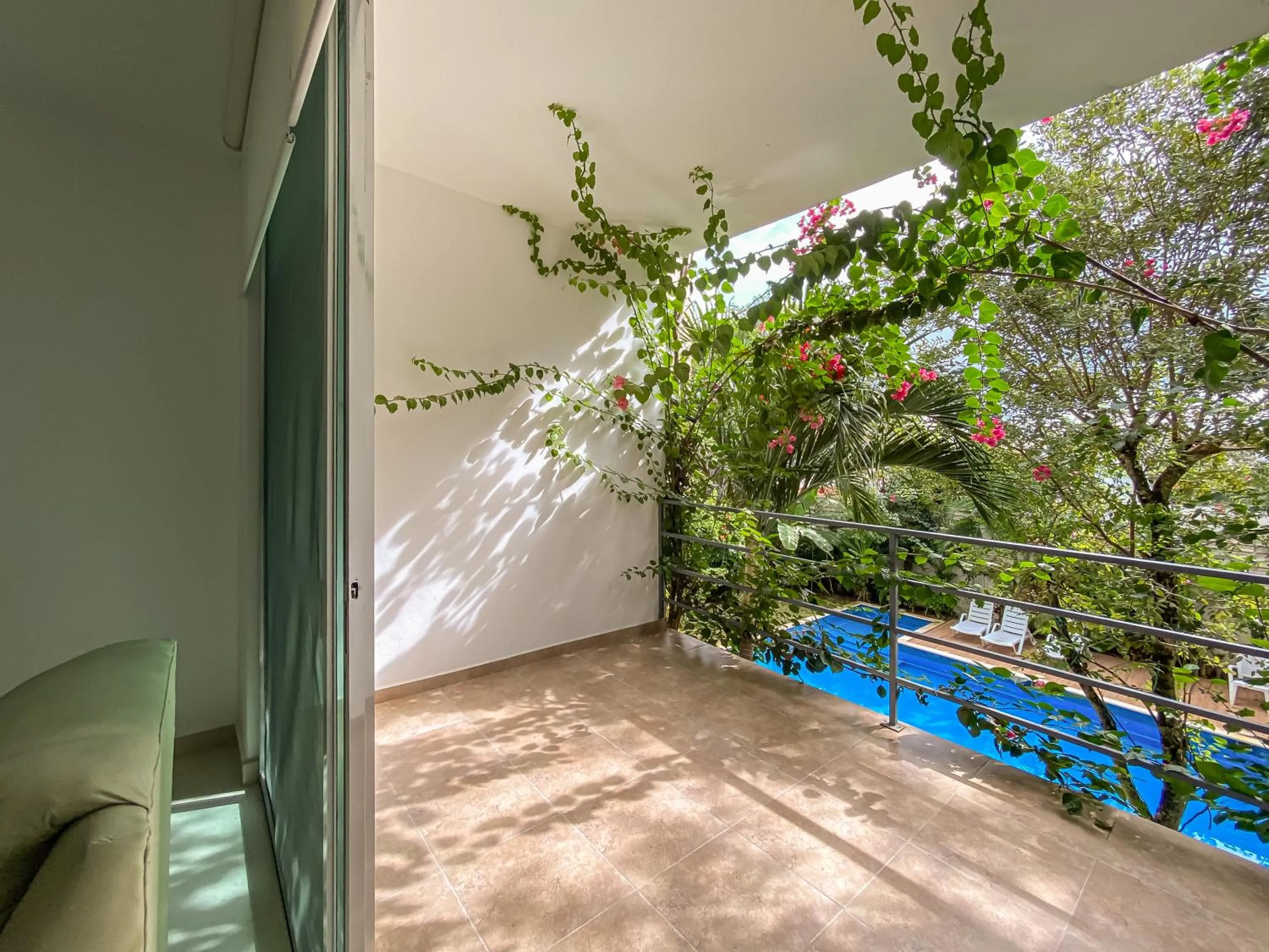 Balcony/Terrace in Oceanblue by Andiani Travel
