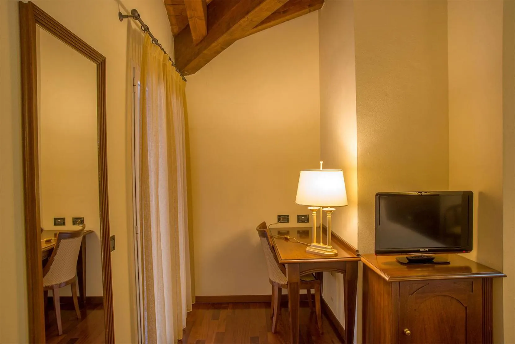 Photo of the whole room in Hotel Conteverde