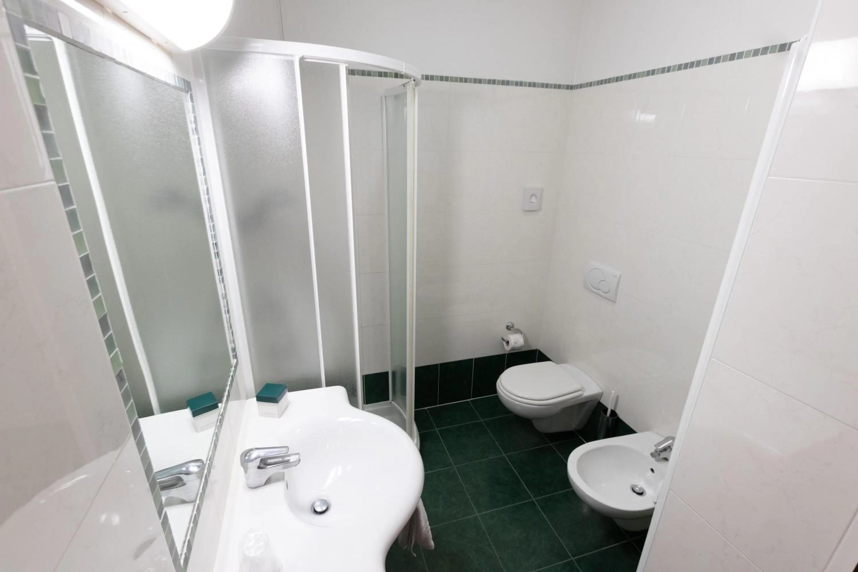 Shower in Hotel Conteverde