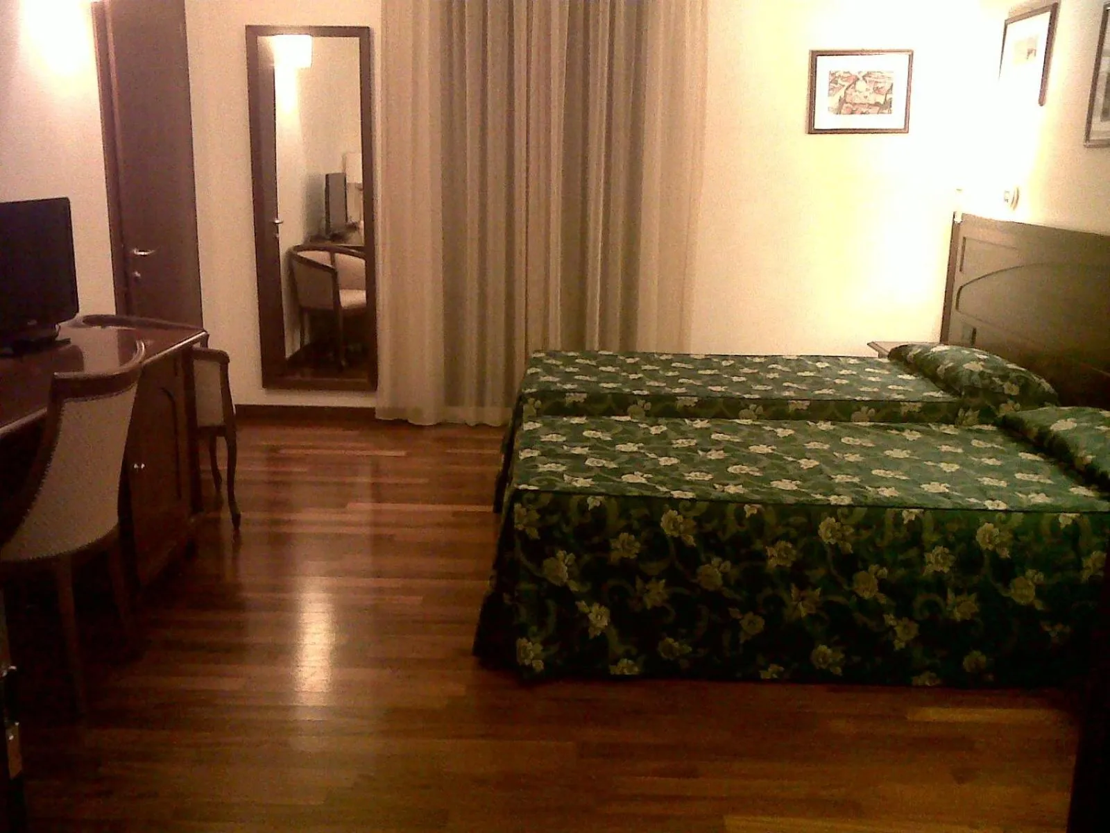 Photo of the whole room, Bed in Hotel Conteverde