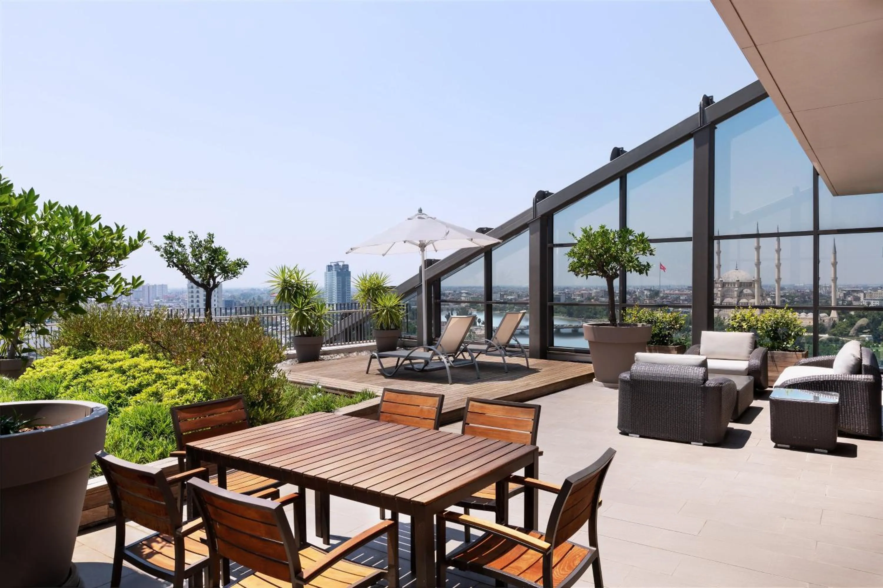 Photo of the whole room in Sheraton Grand Adana