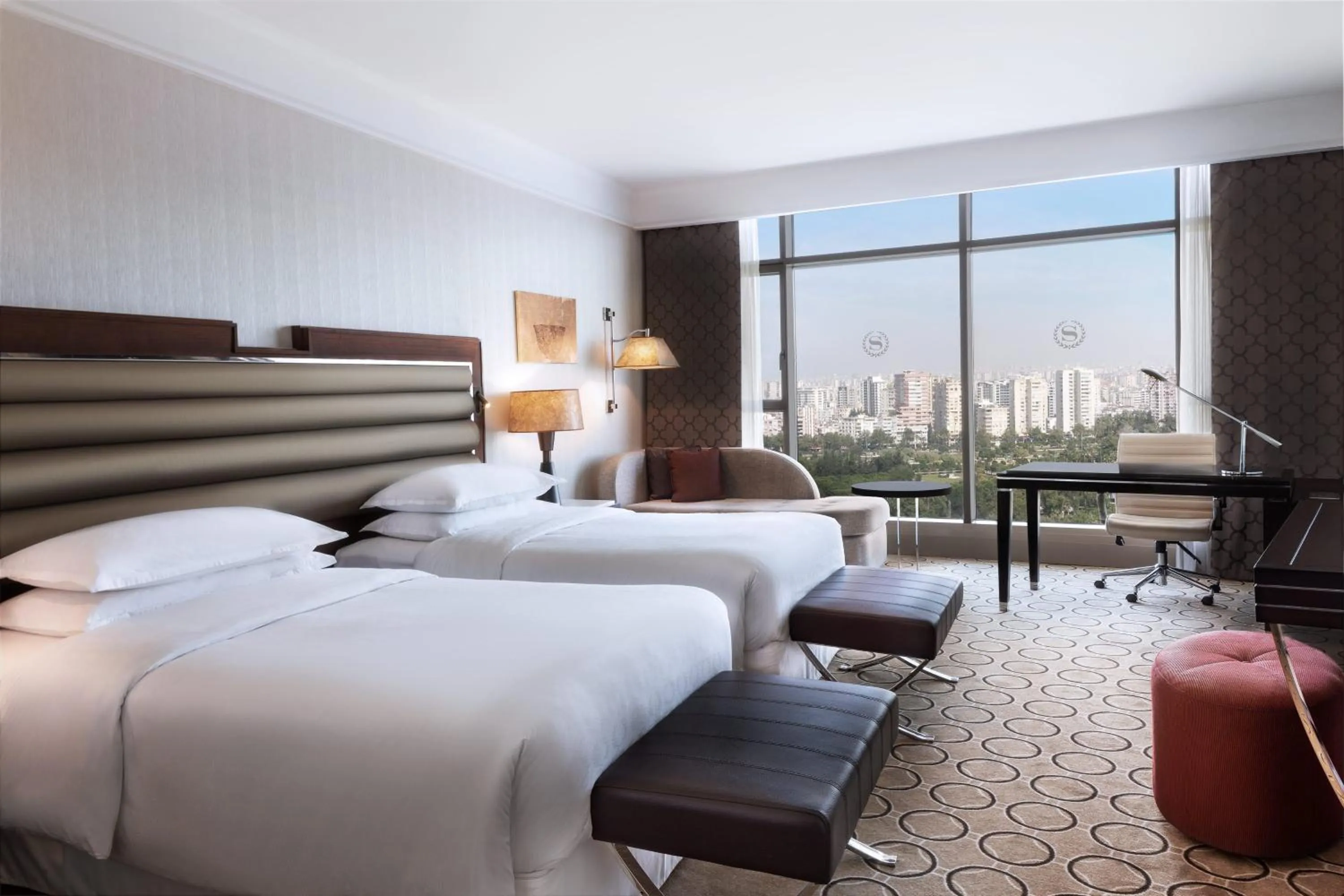 Photo of the whole room, Bed in Sheraton Grand Adana