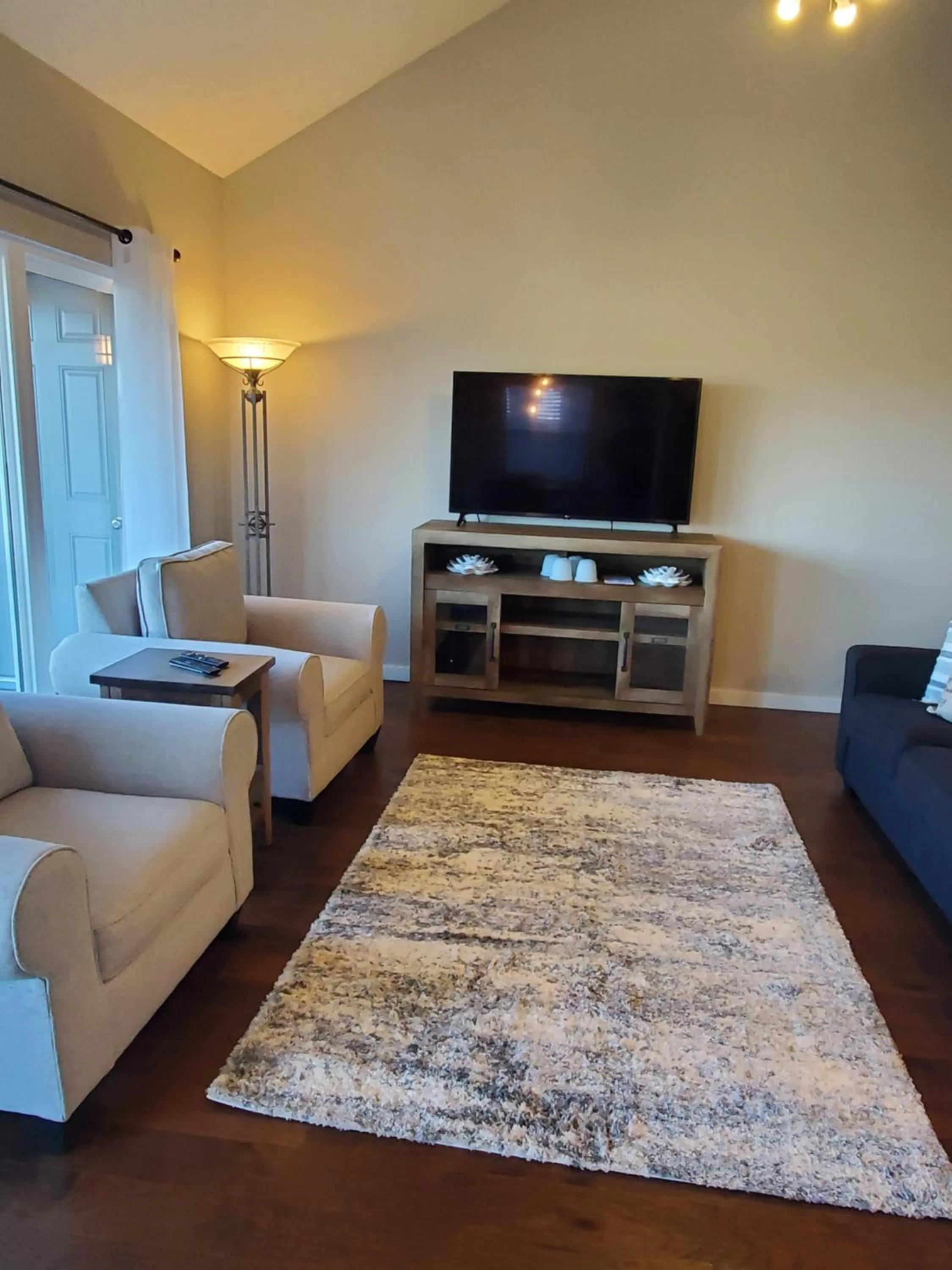 Living room in Treehouse Condos - Branson