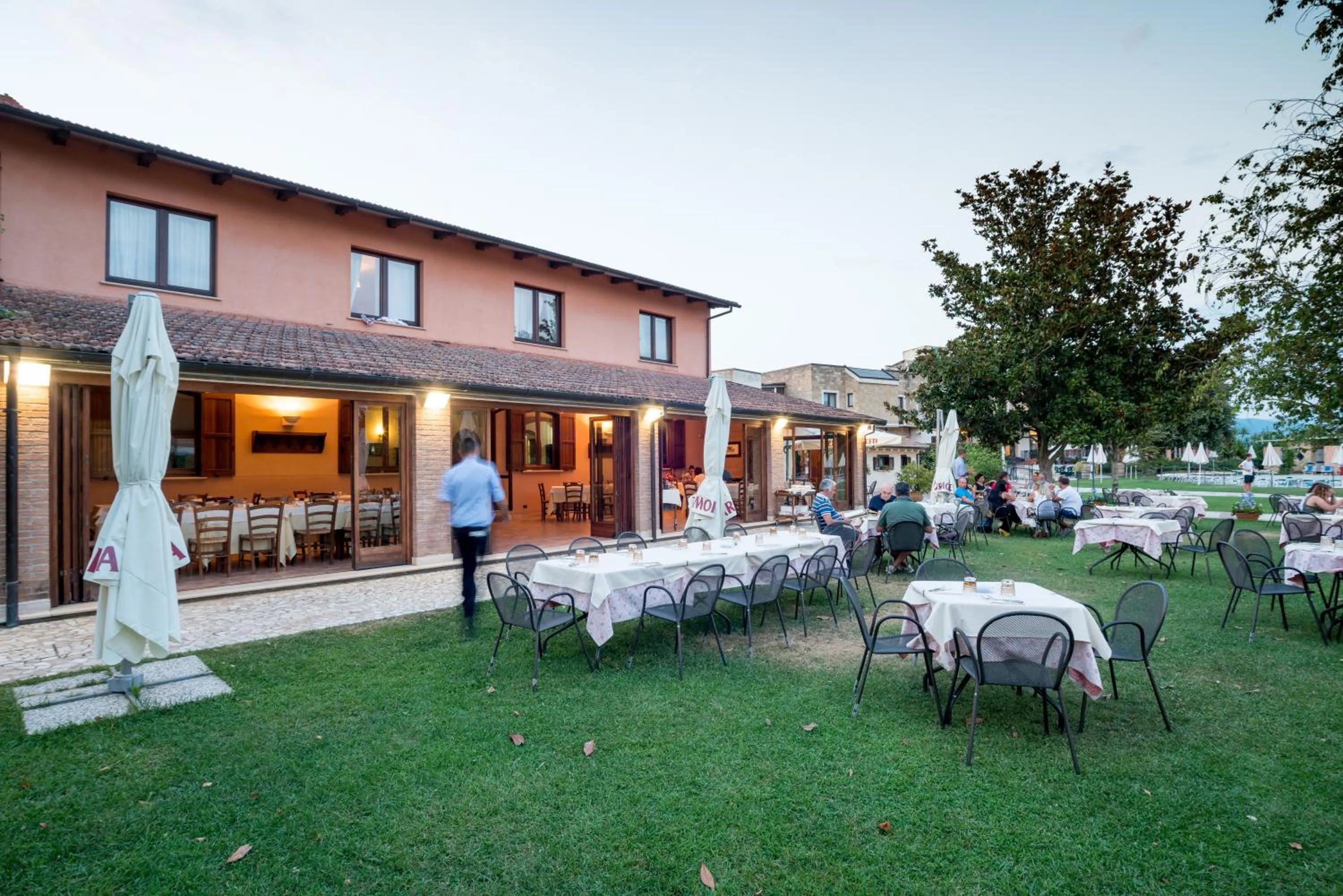 Restaurant/places to eat in Terra Umbra Hotel