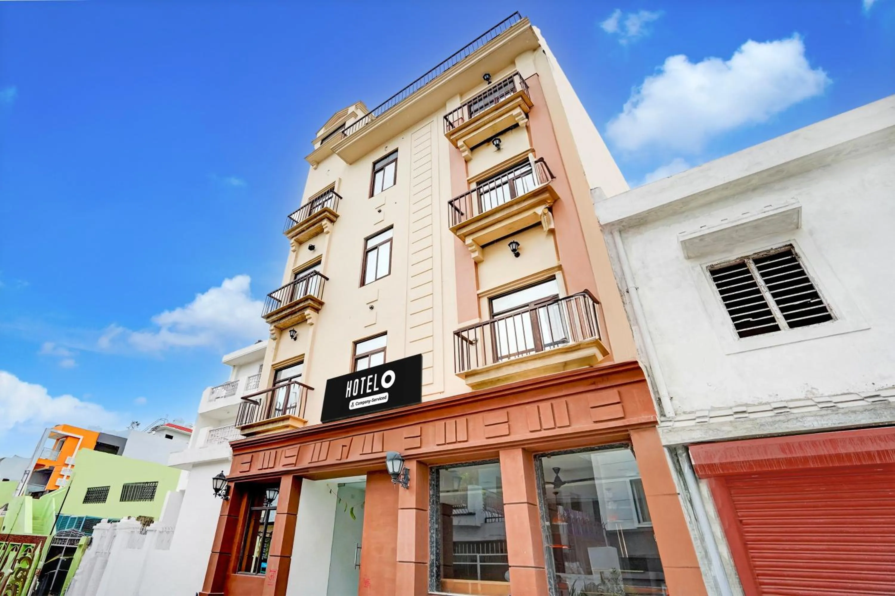 Facade/entrance in Hotel O Haridwar Near Shanti Kunj
