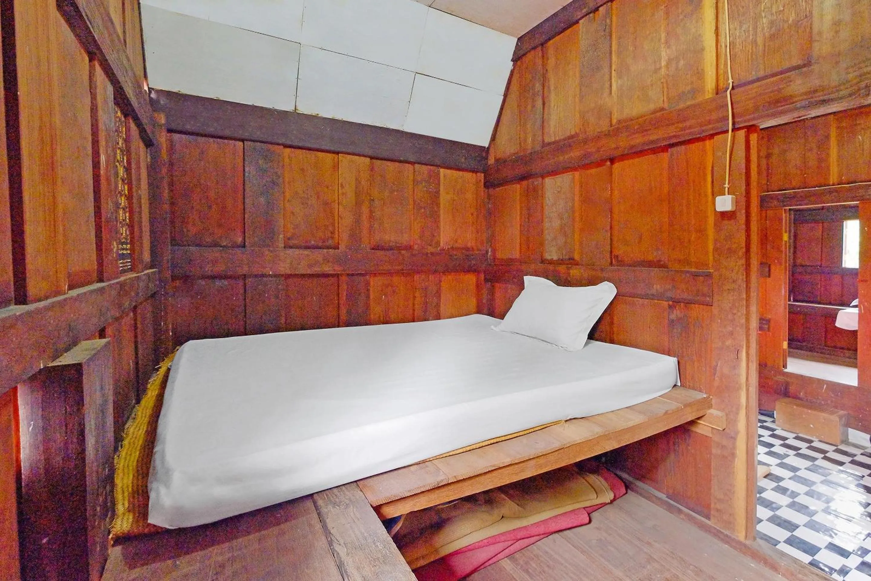 Bedroom in Hotel O Tatto Bara Homestay Near Tongkonan Payung Pangden