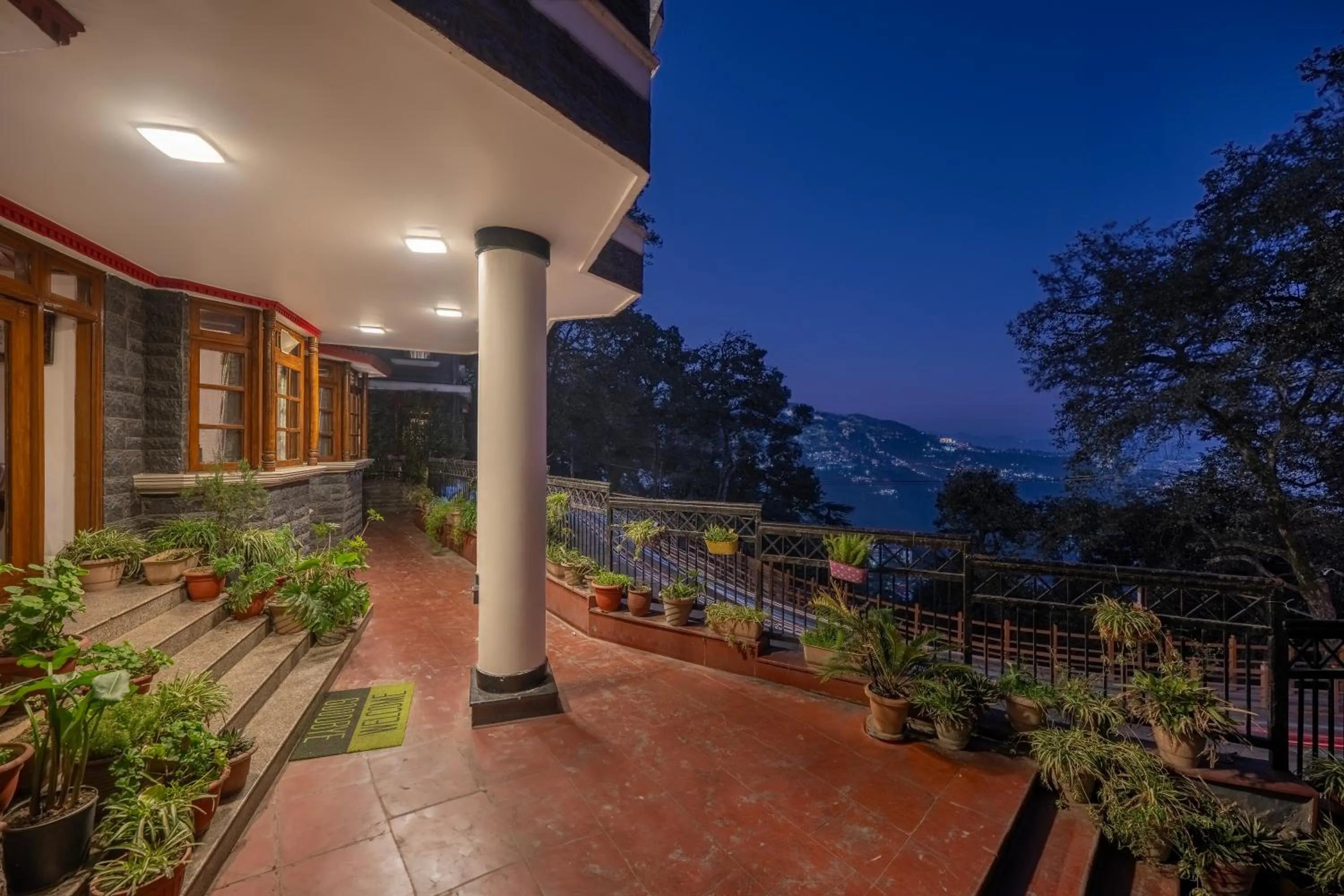 Property building in Wingait Inn - Hotel Near Mall Road